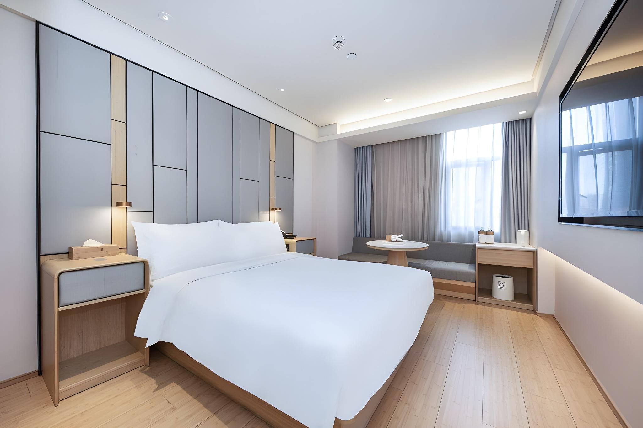 Hotel Queen Room