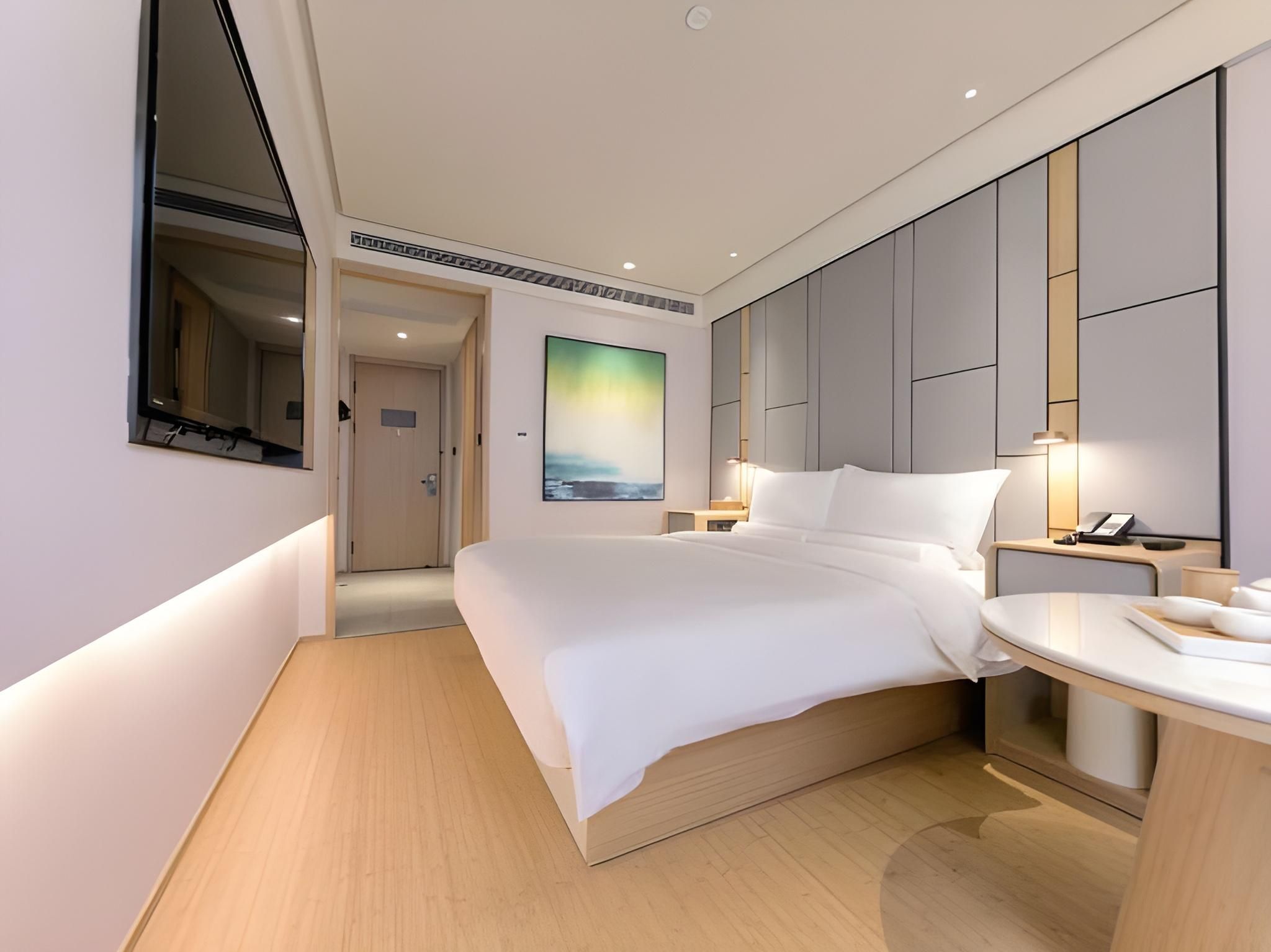 Business Queen Room