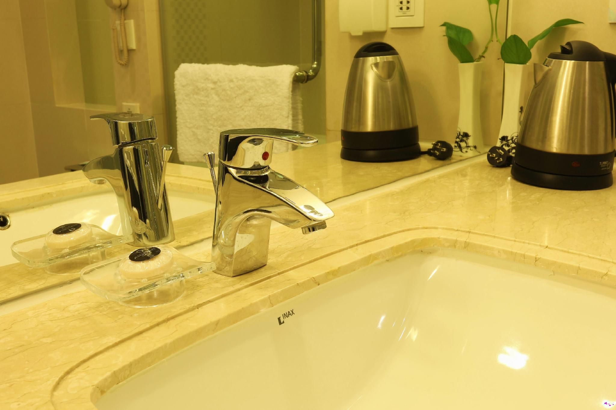 WH - Premium City View Triple Room