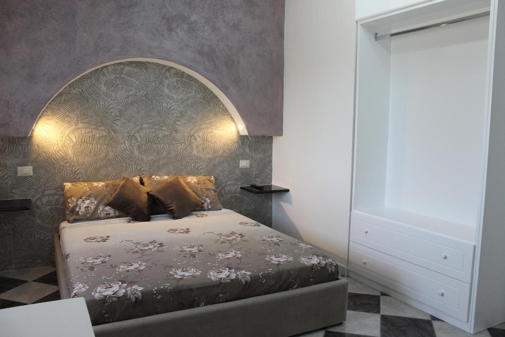 Quadruple Room with Private Bathroom