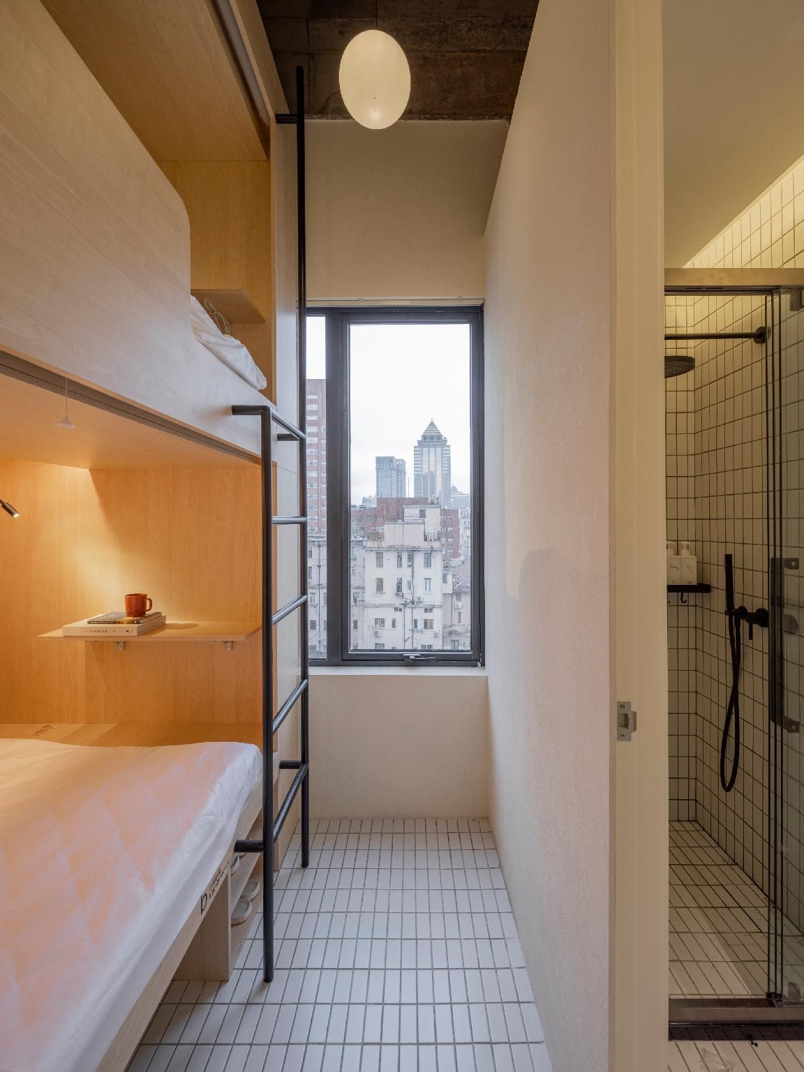 2 Bunk Beds Room with Window and the View