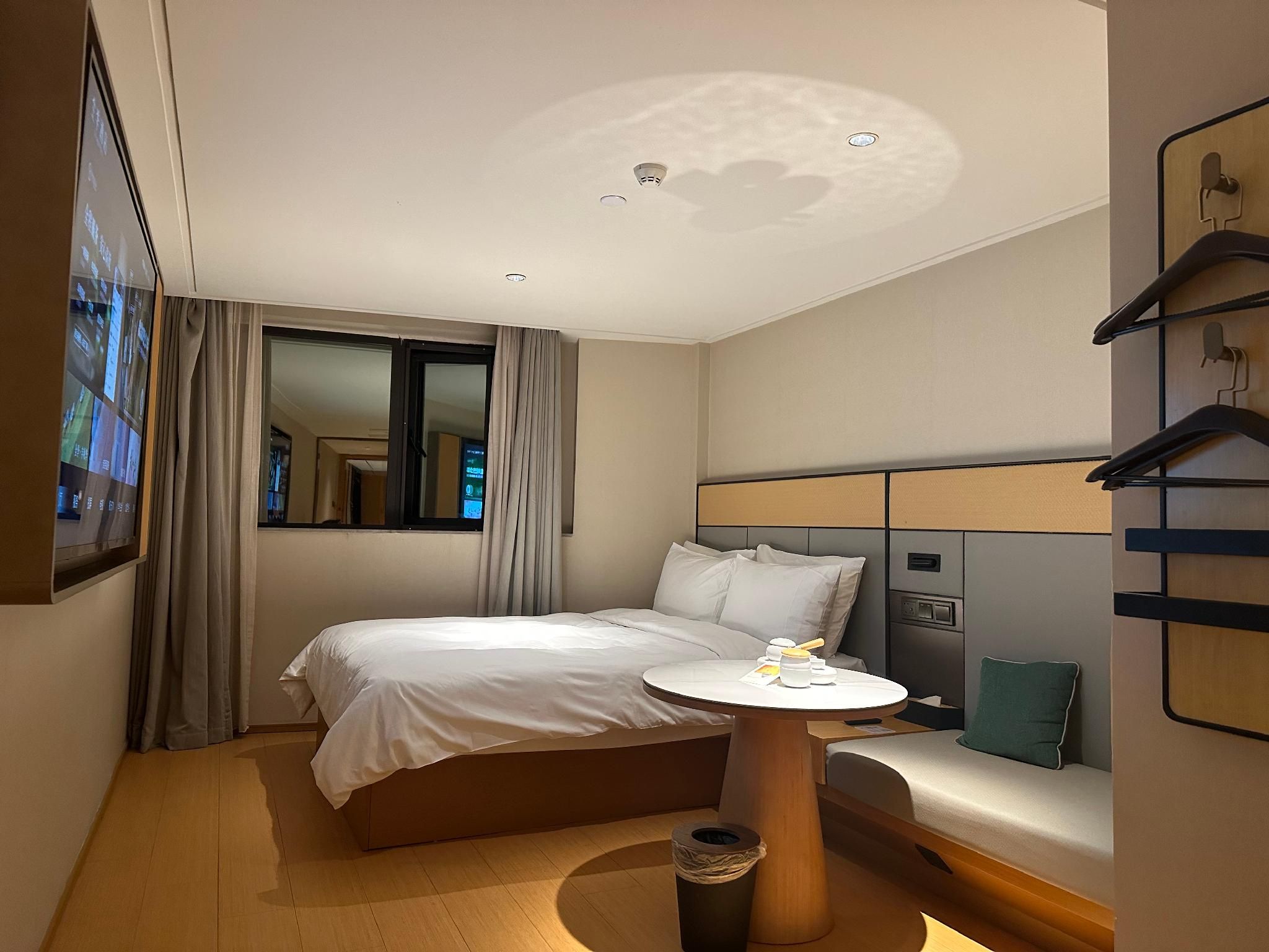Business Queen Bed Room