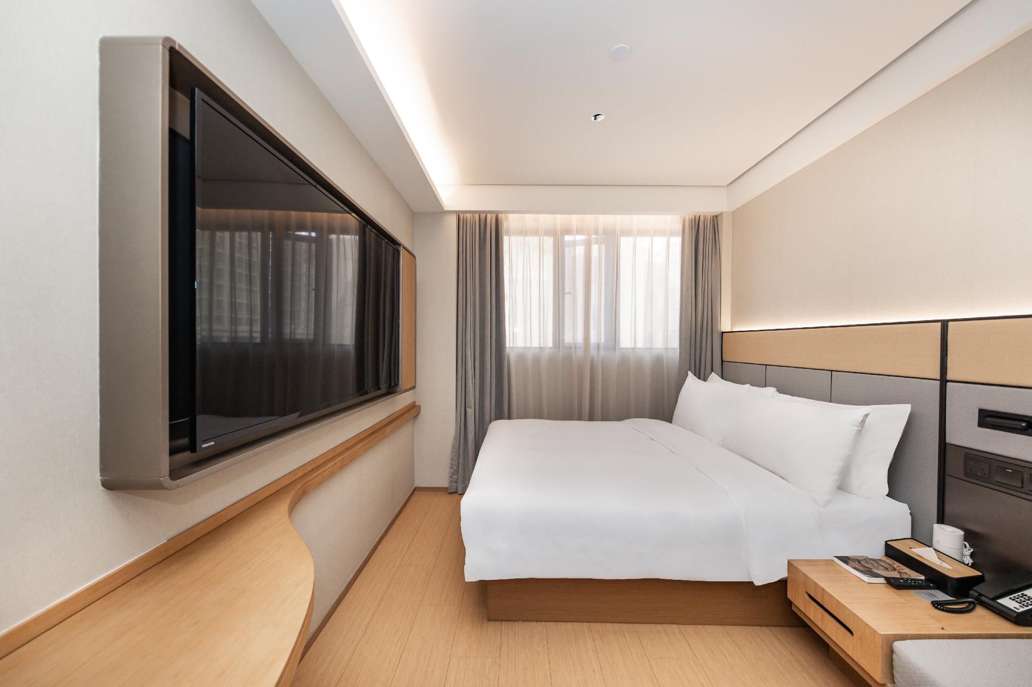 Business Queen Bed Room