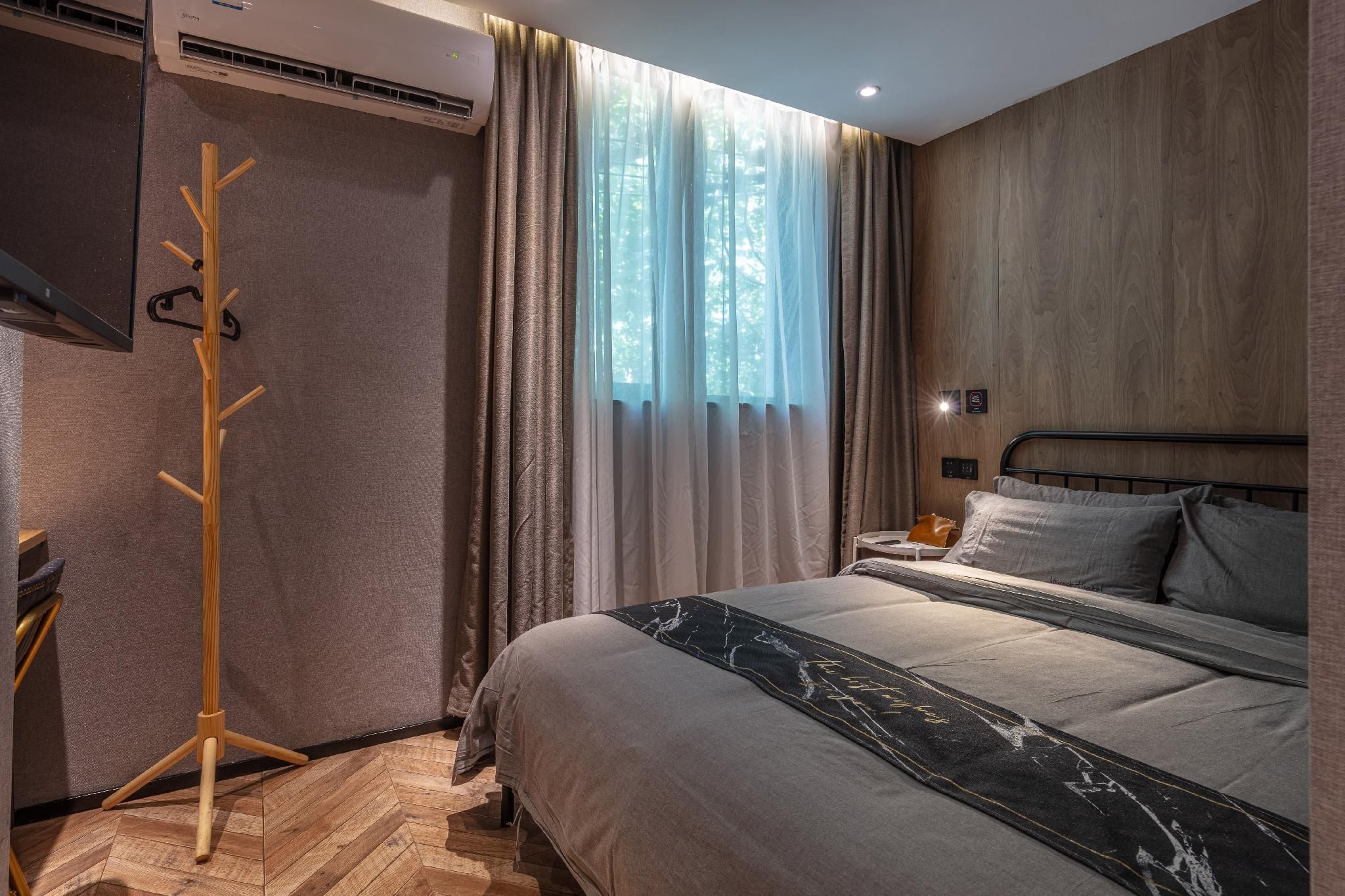 GTI - 1 Bed Guest Room, 1.5M Bed