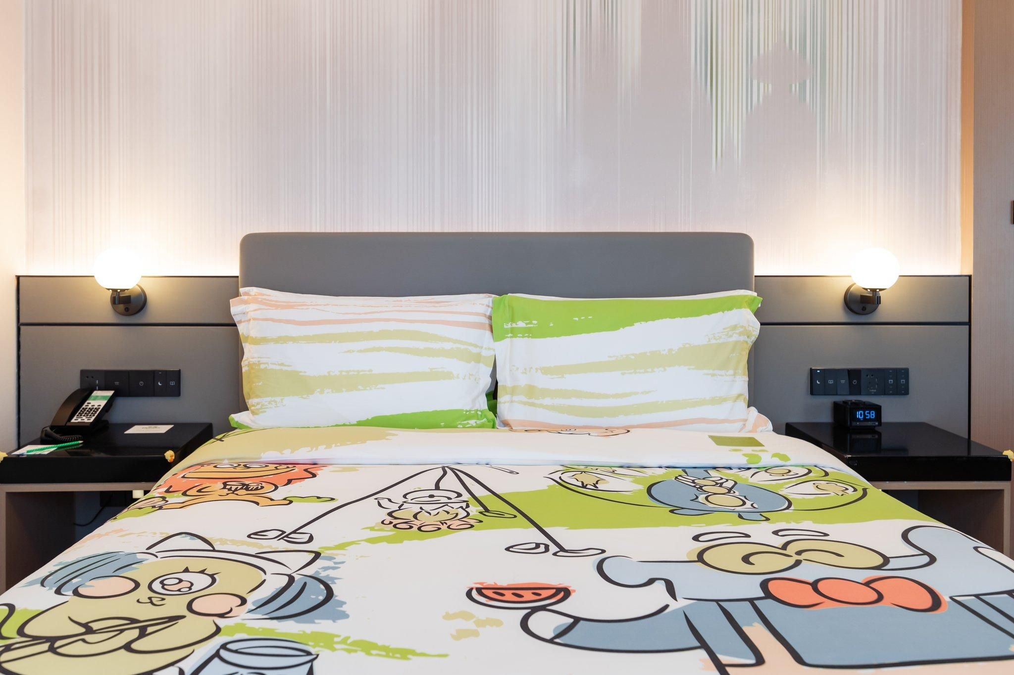 1 King Suite Kids Theme