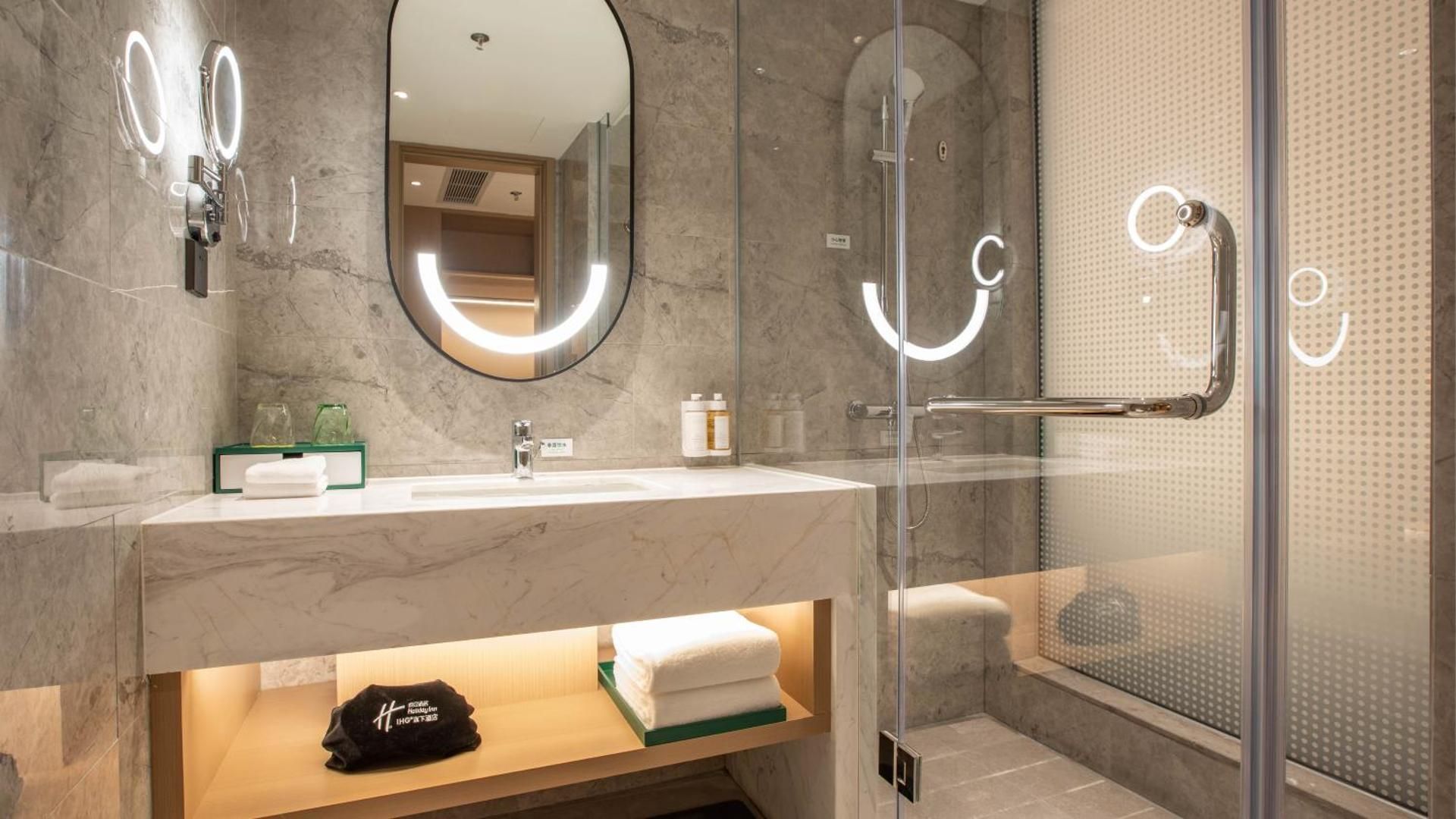 Standard Corner Room (2 Beds)