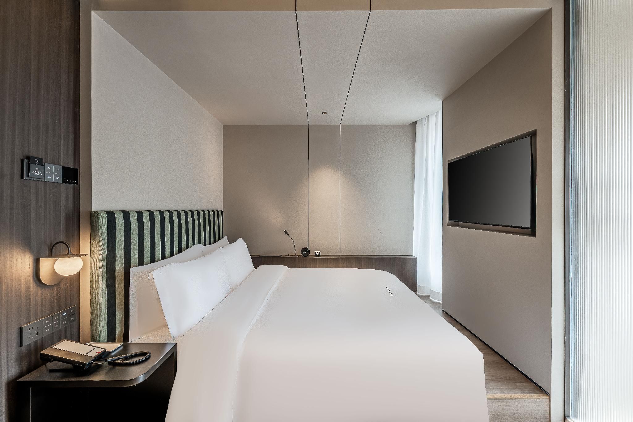 Tatami Queen Room