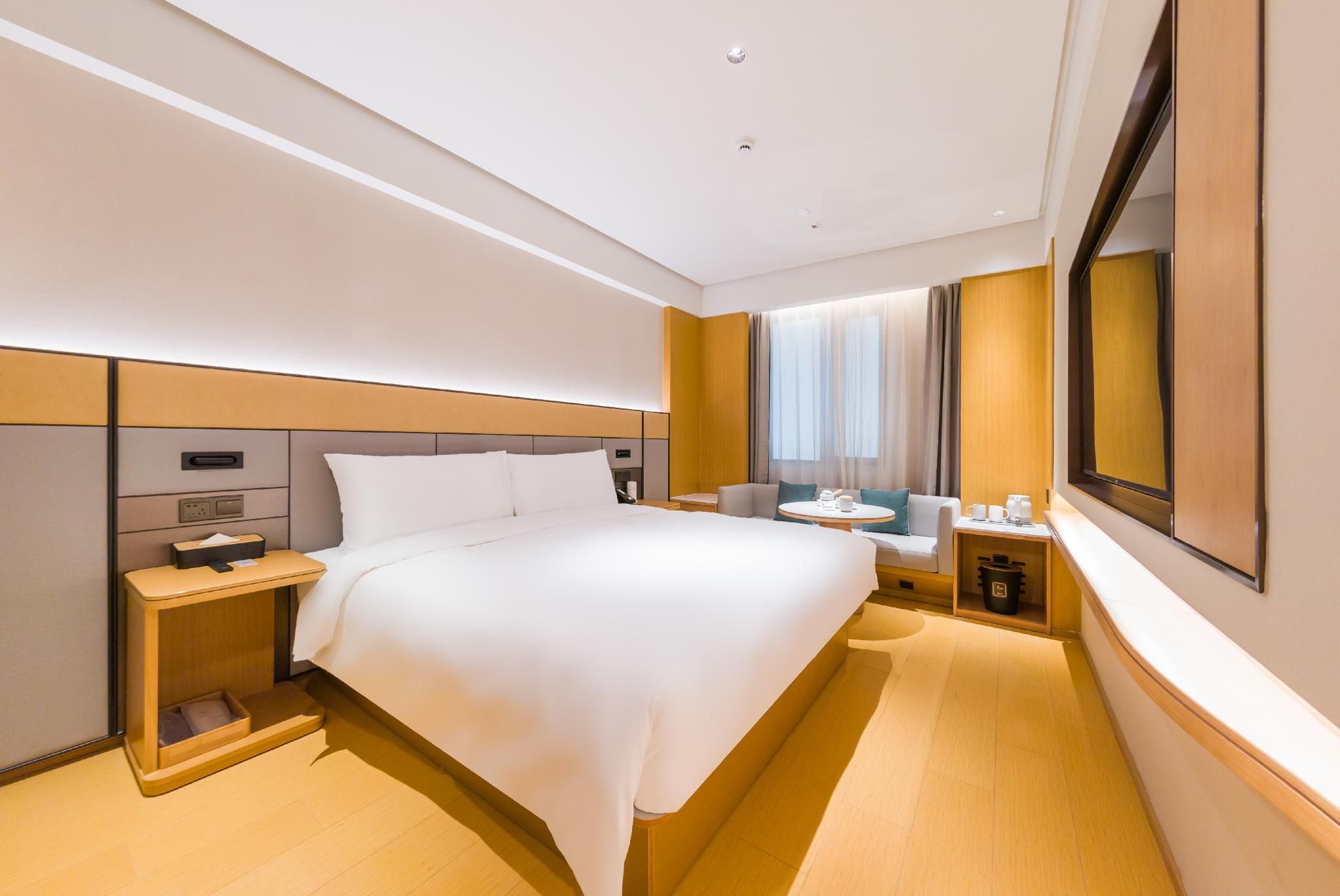 Queen Superior Room