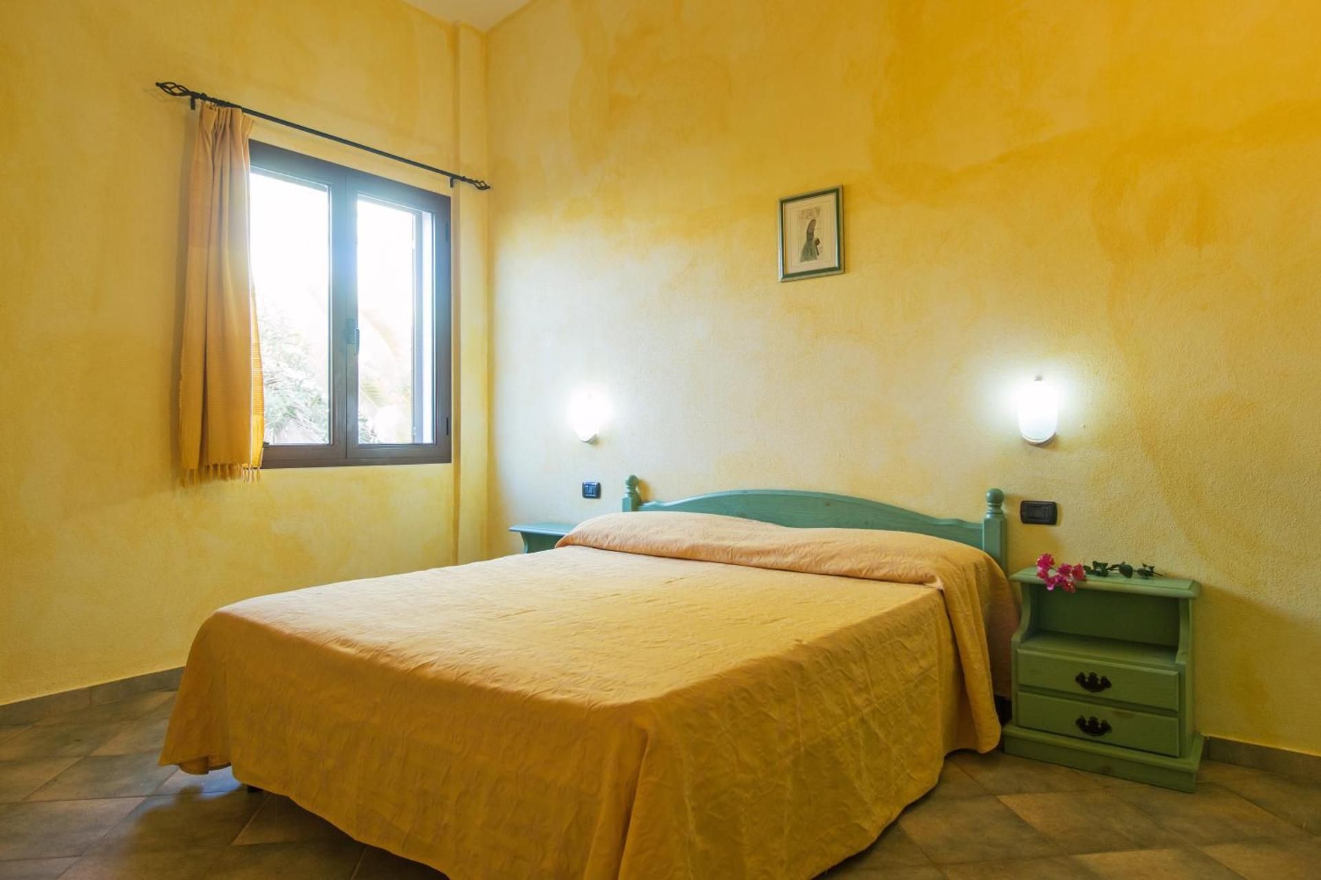 Standard Two-Bedroom Apartment (6 Adults)
