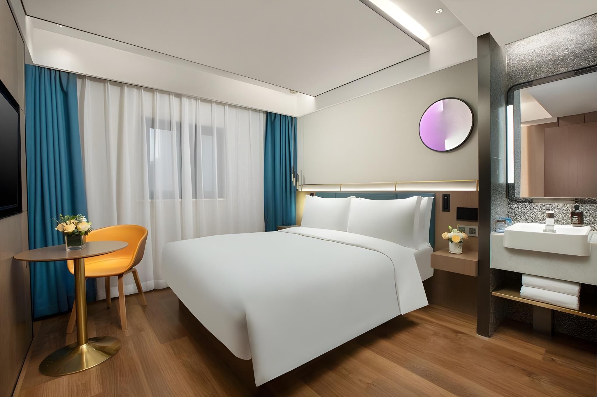 Comfort Queen Room
