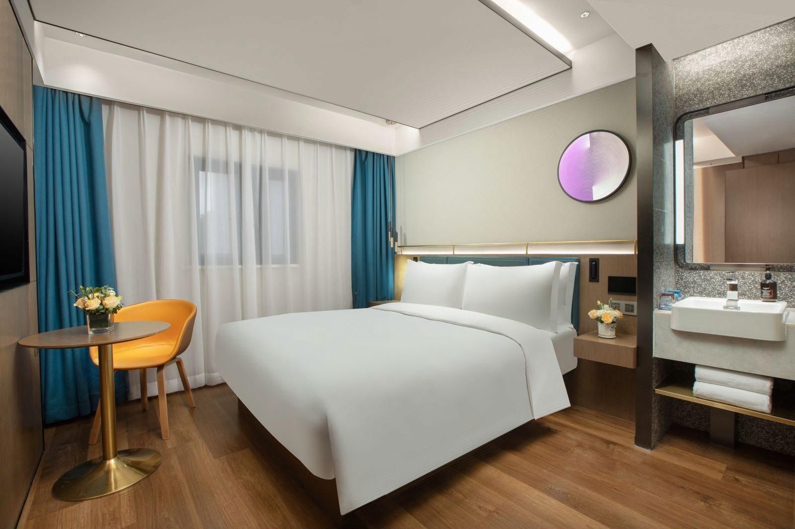 Deluxe Queen Room