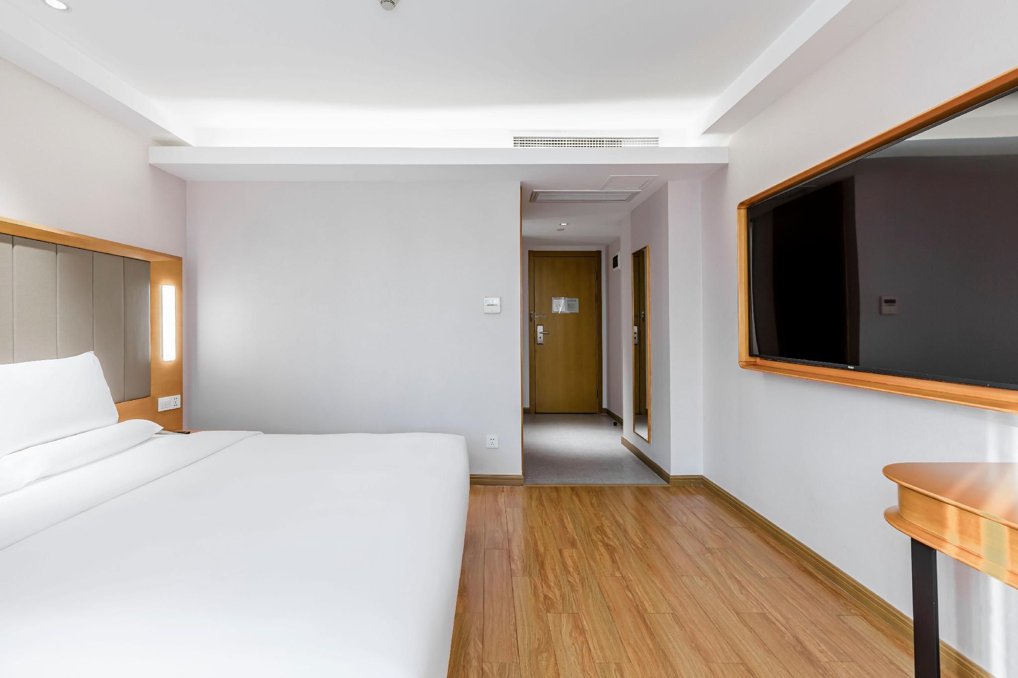 Business Queen Bed Room