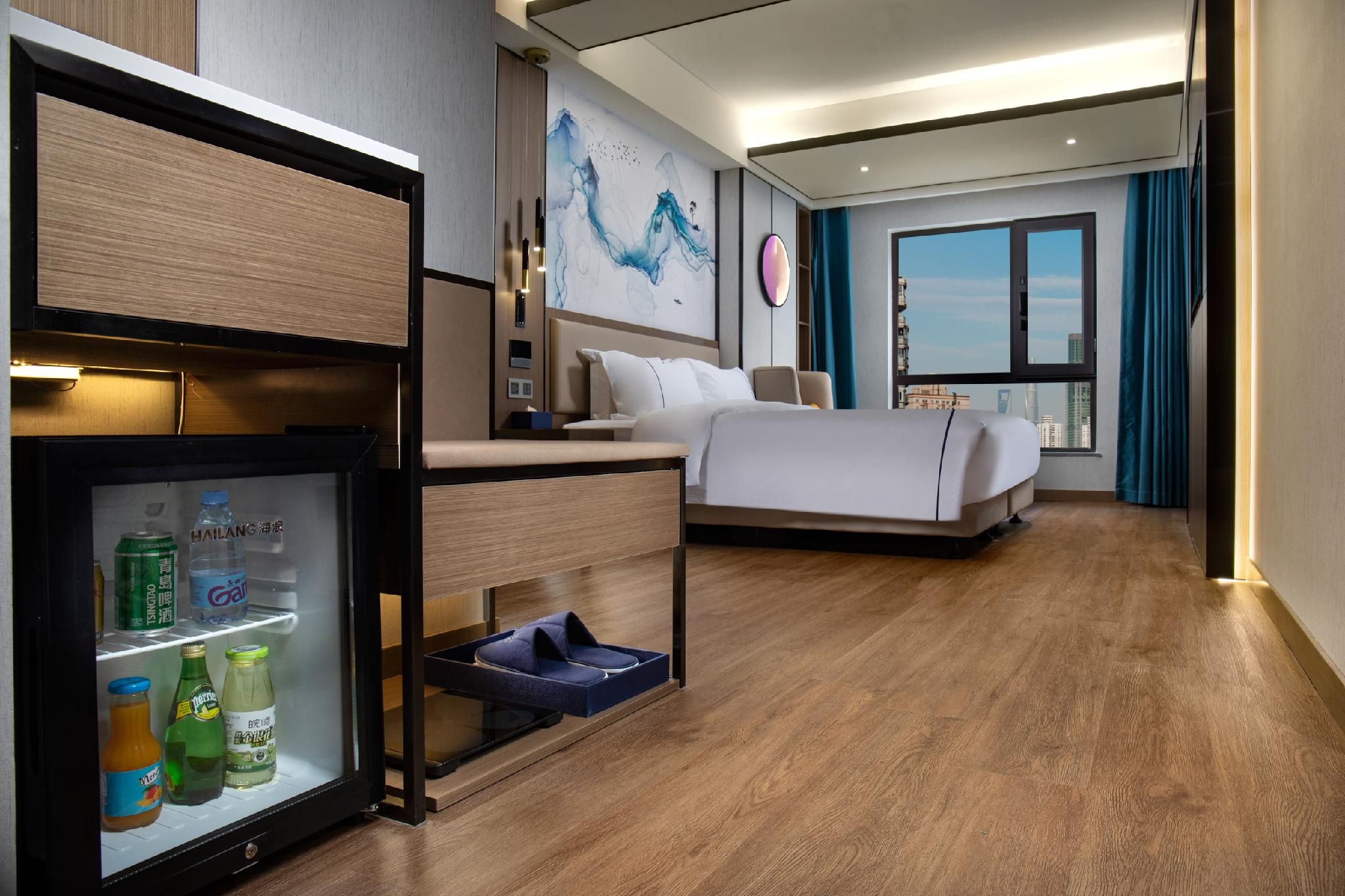 Deluxe Queen Room
