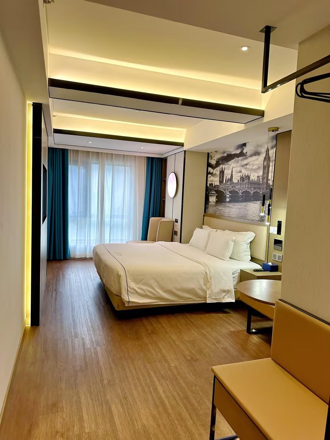 Deluxe Queen Room