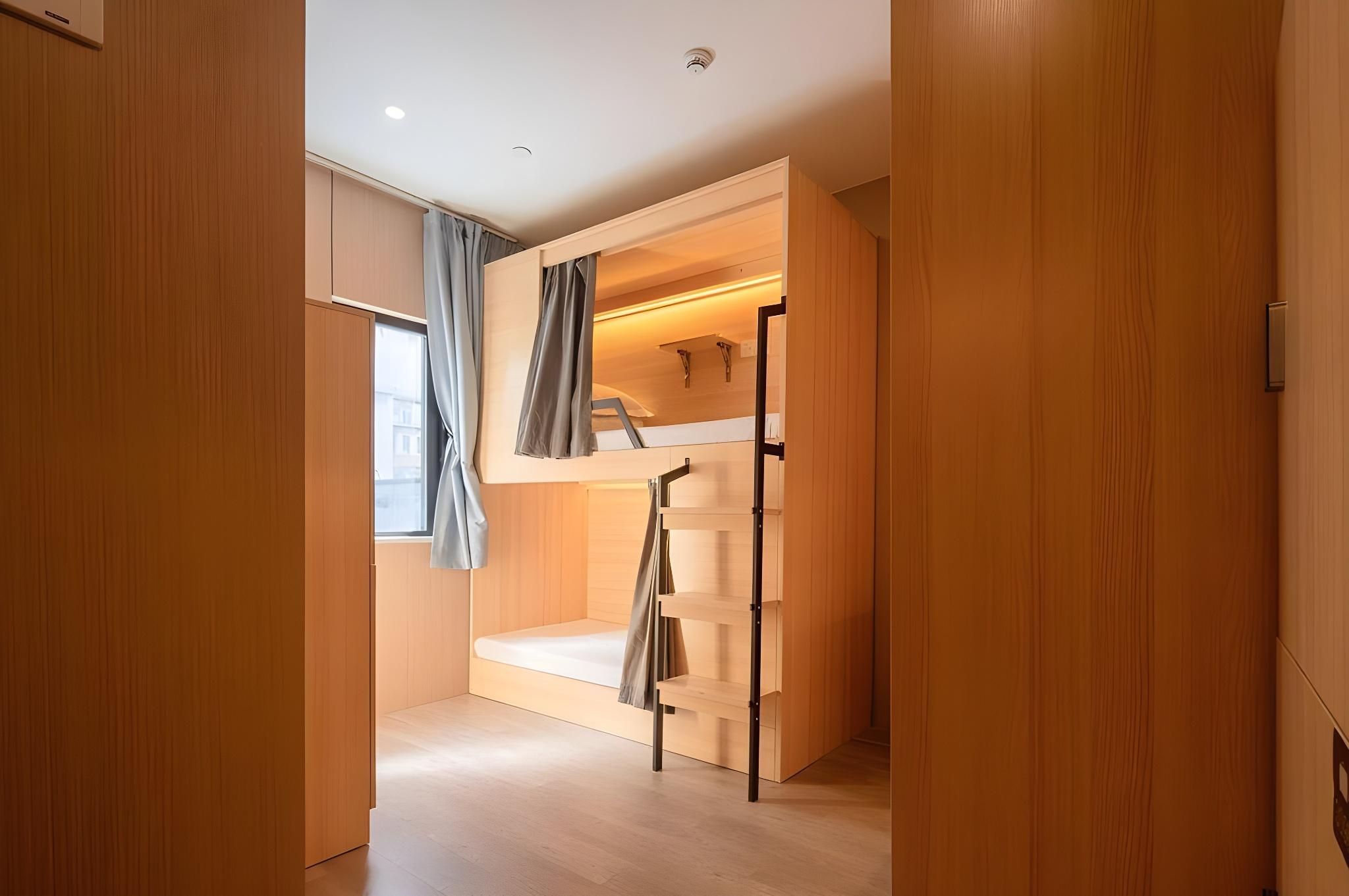 6 Bed Mix Dormitory