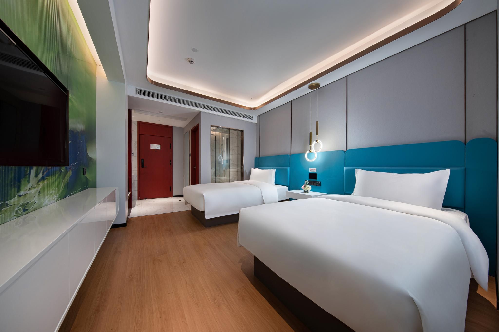 Twin Room with Bath and Toilet