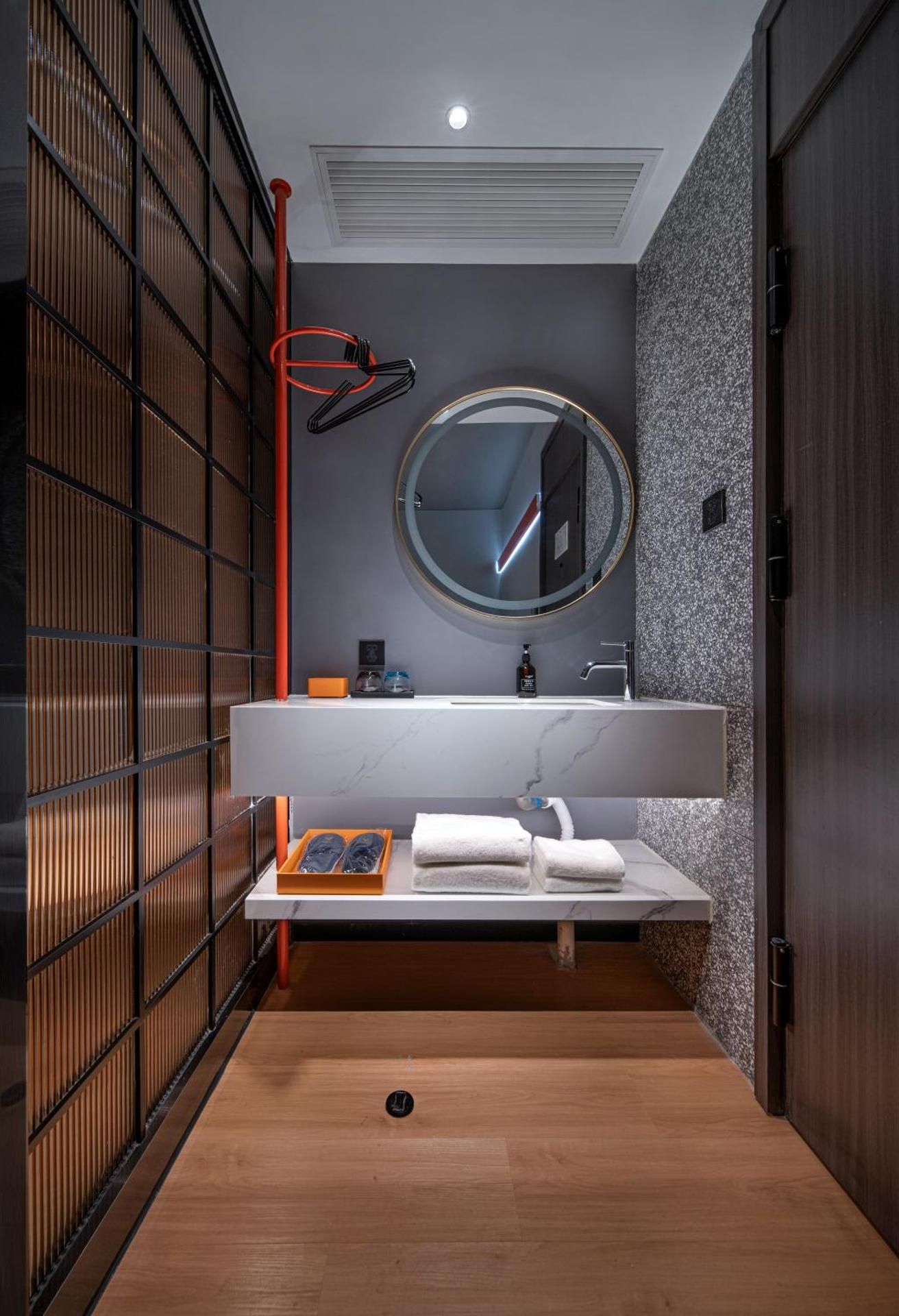 Deluxe Double Room with Shower