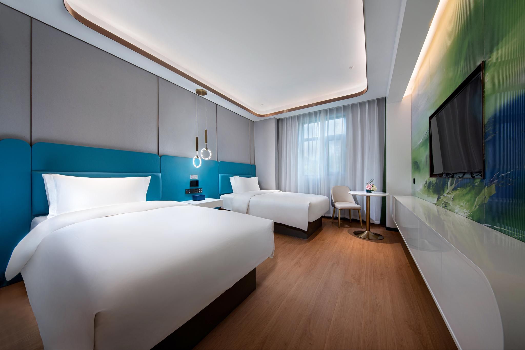 Twin Room with Bath and Toilet