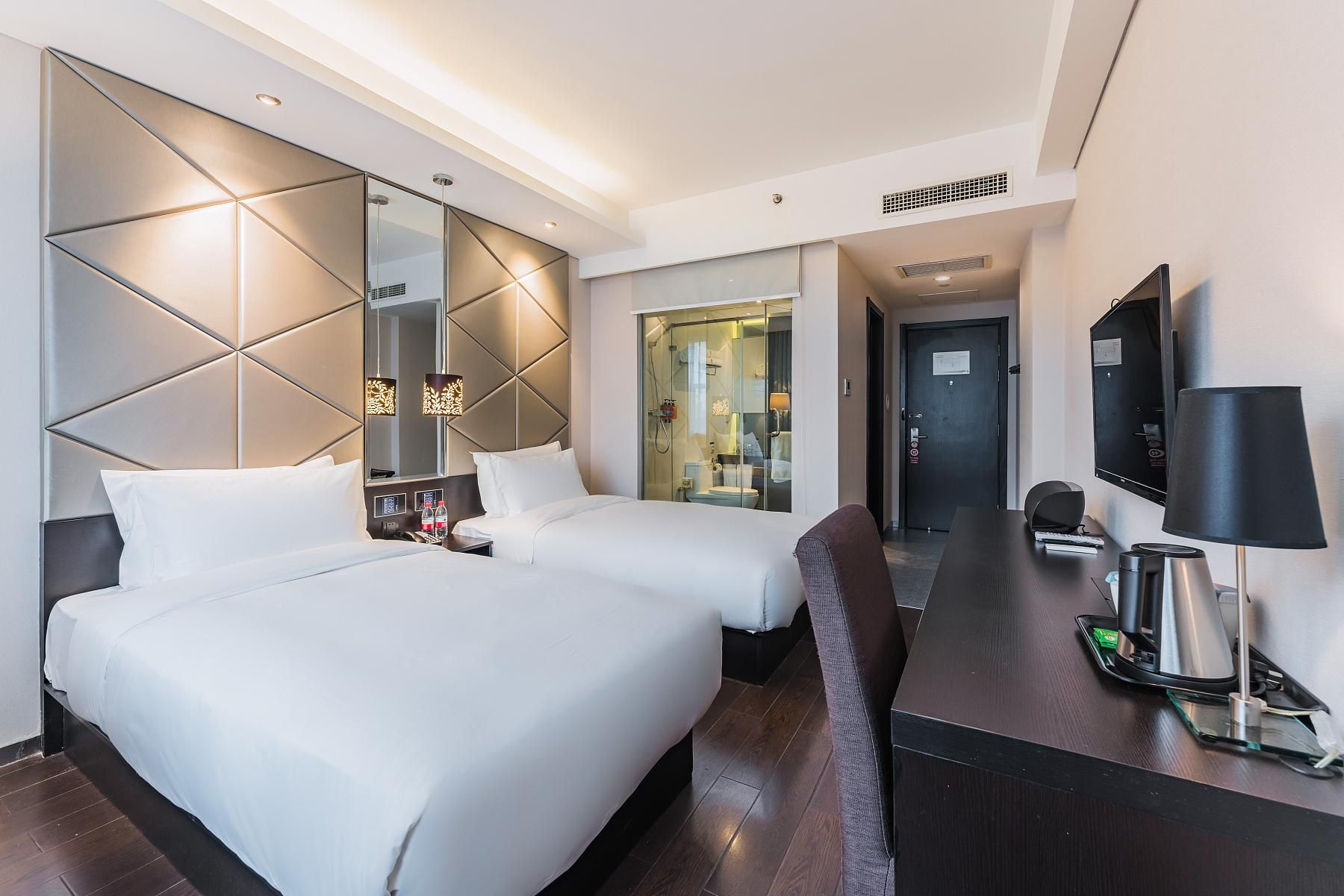 Huazhu - Deluxe Twin Room