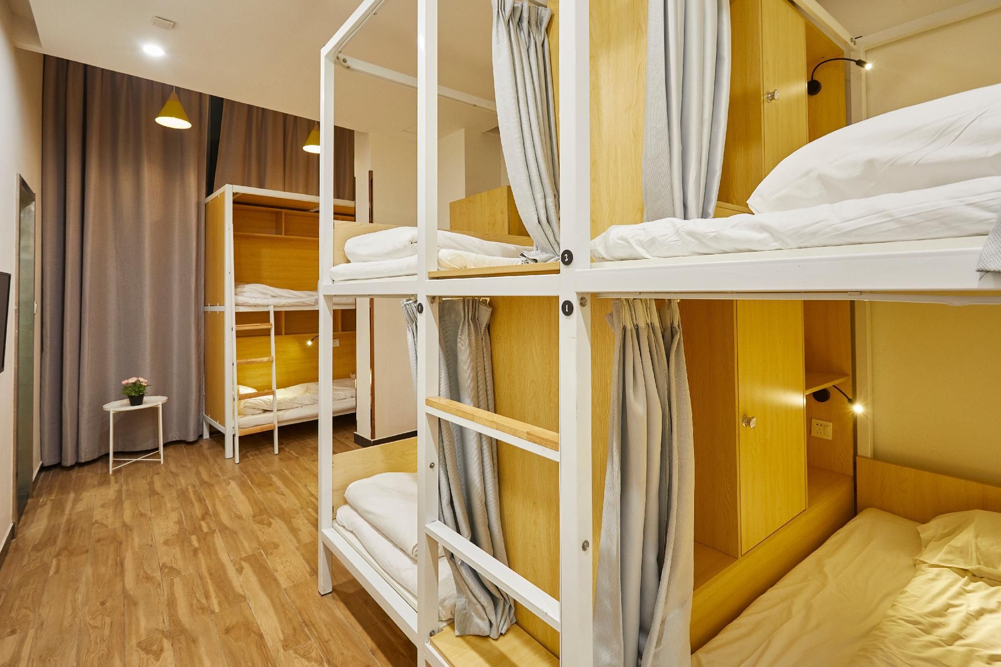 1 Person in 6-Bed Dormitory - Male Only