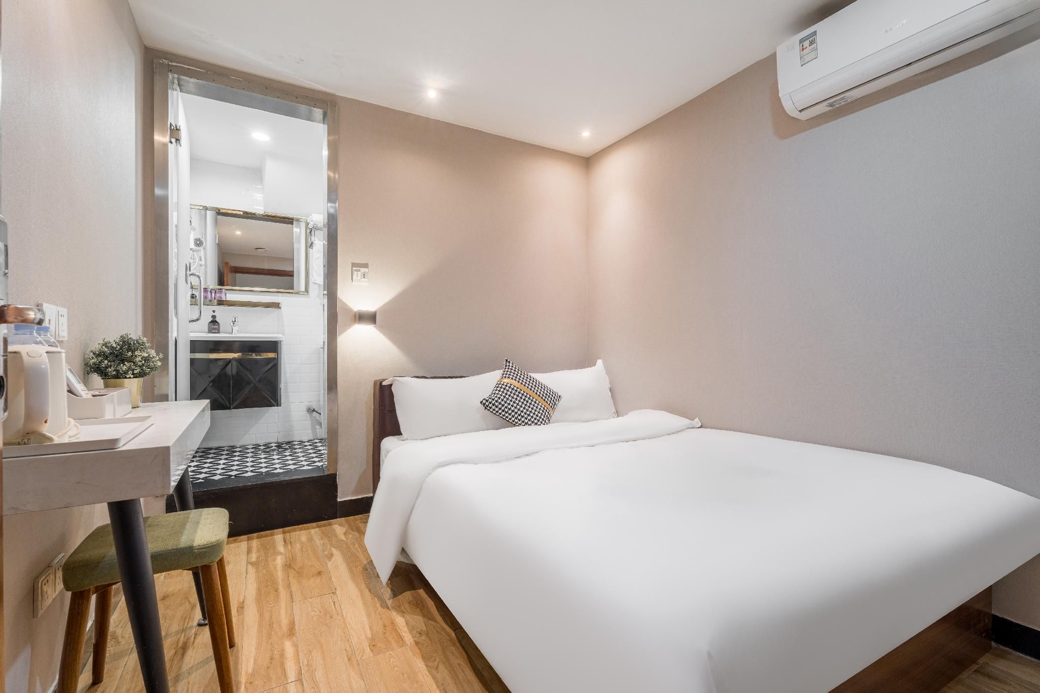 Mini Room