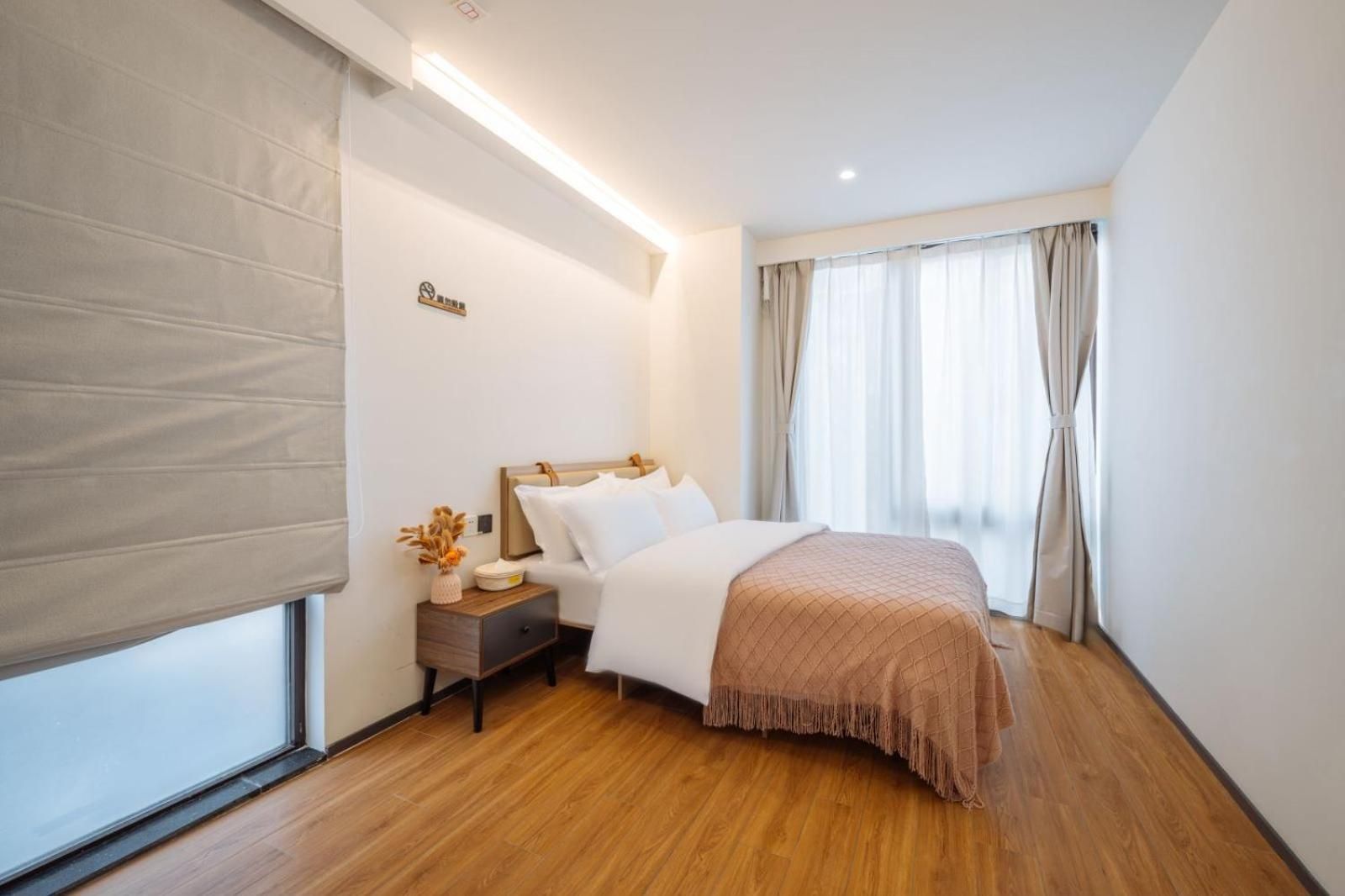 Comfort Queen Room