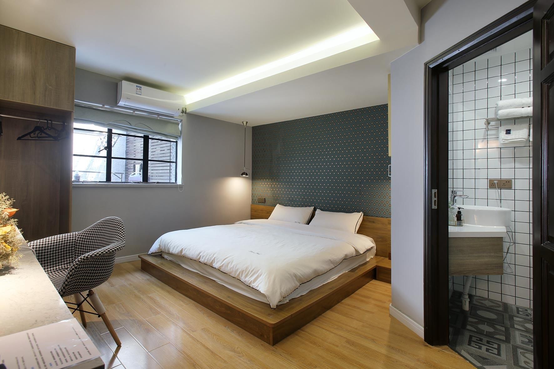 Queen Room