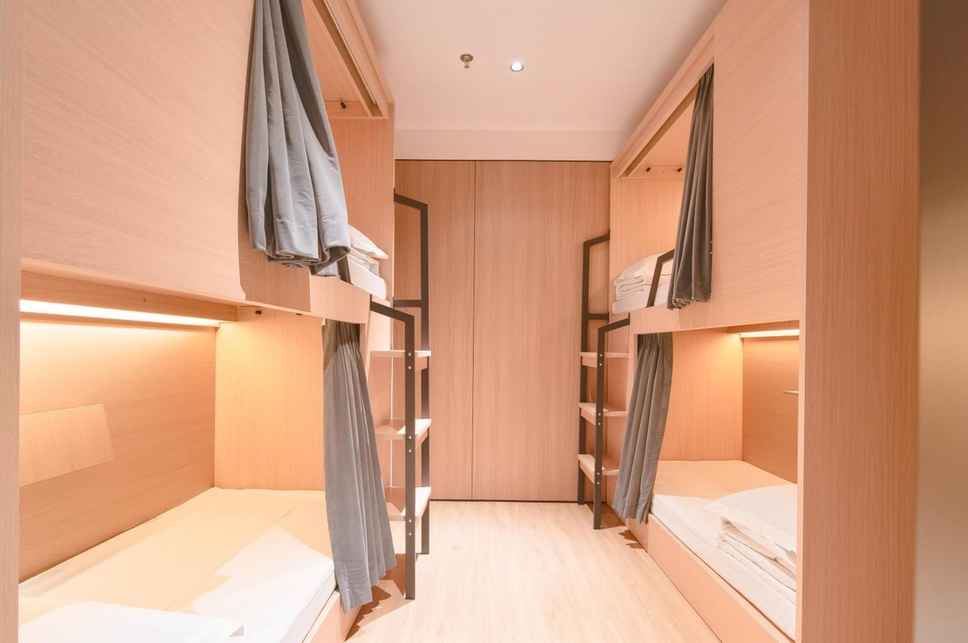 4 Bund Bed for 4 person 