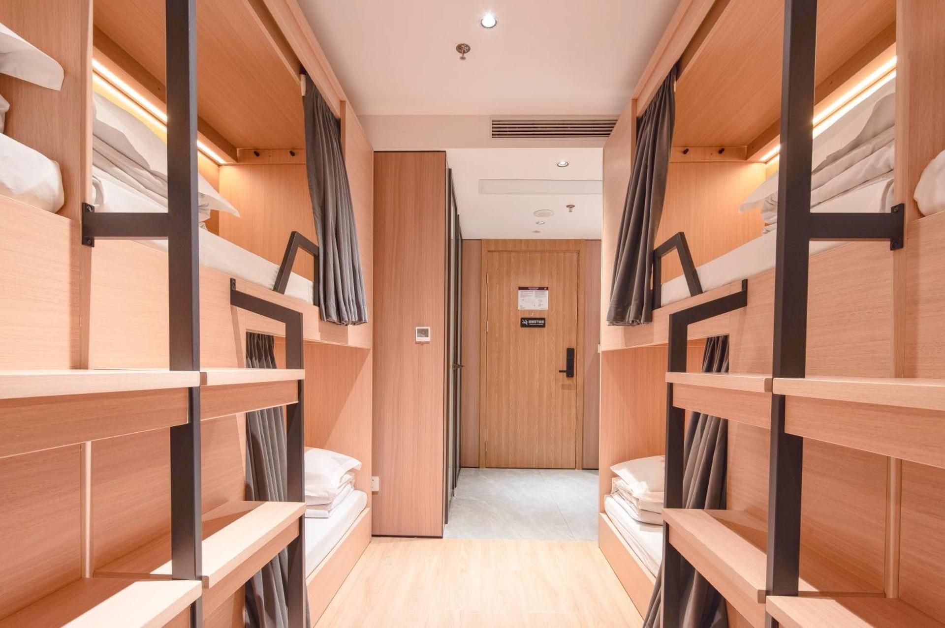 8 bunk Bed for 8 person 