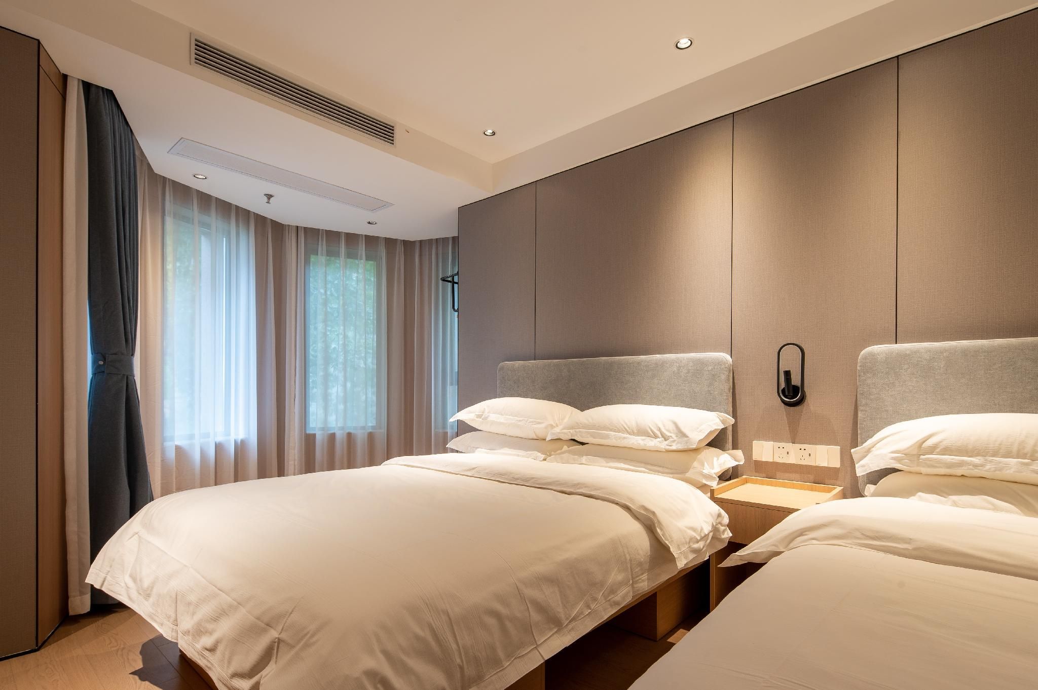 Two Queen Beds