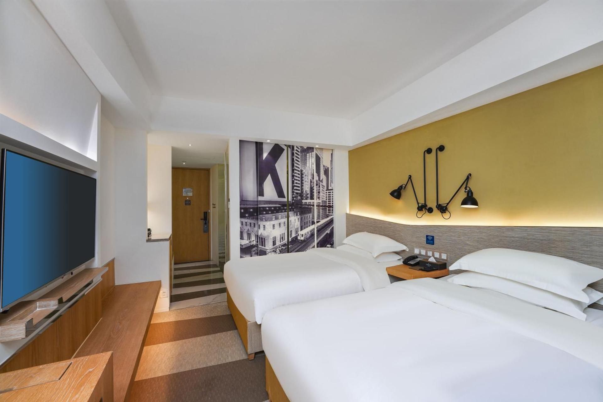 WH - Deluxe Room Twin