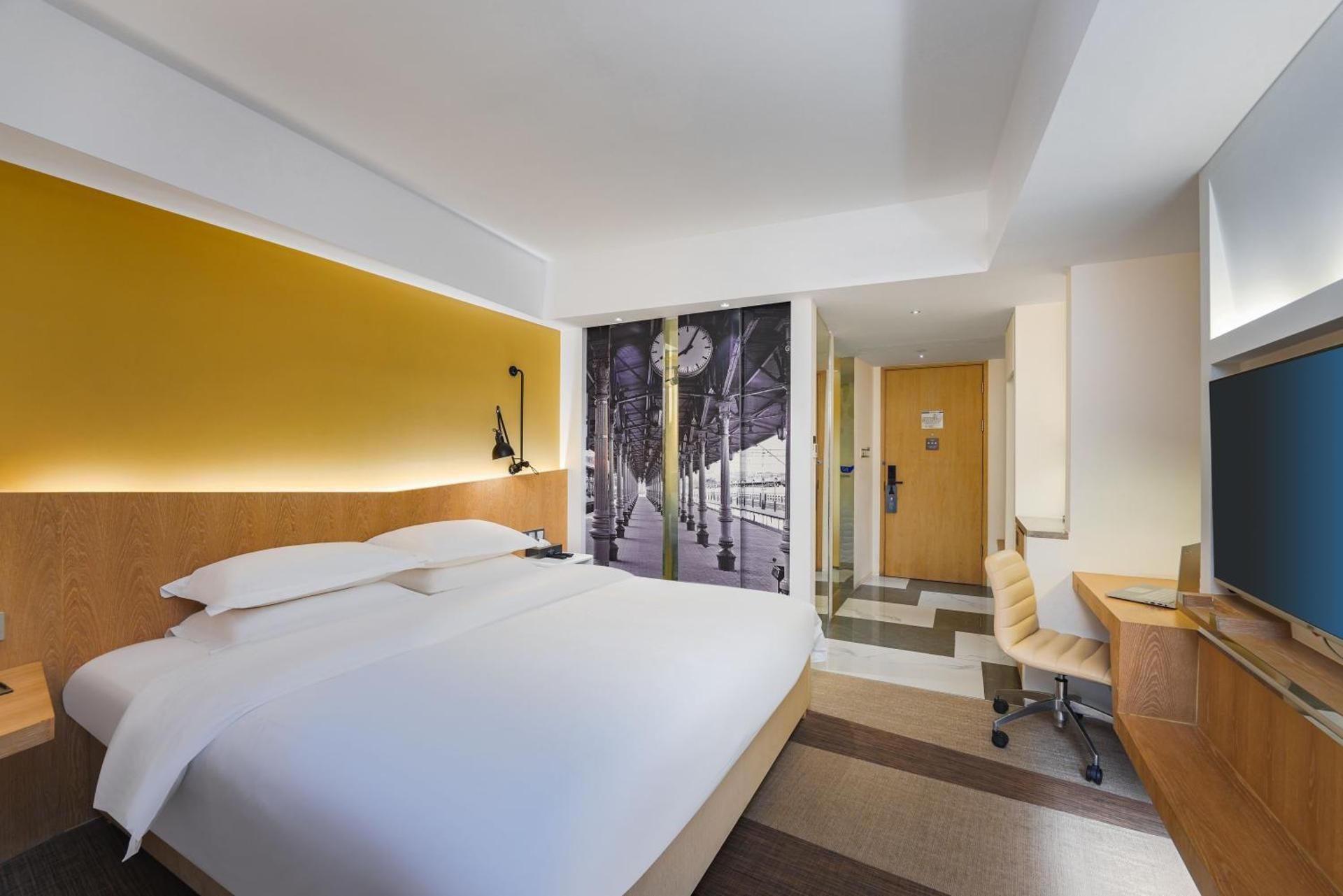 WH - Deluxe Bed Room