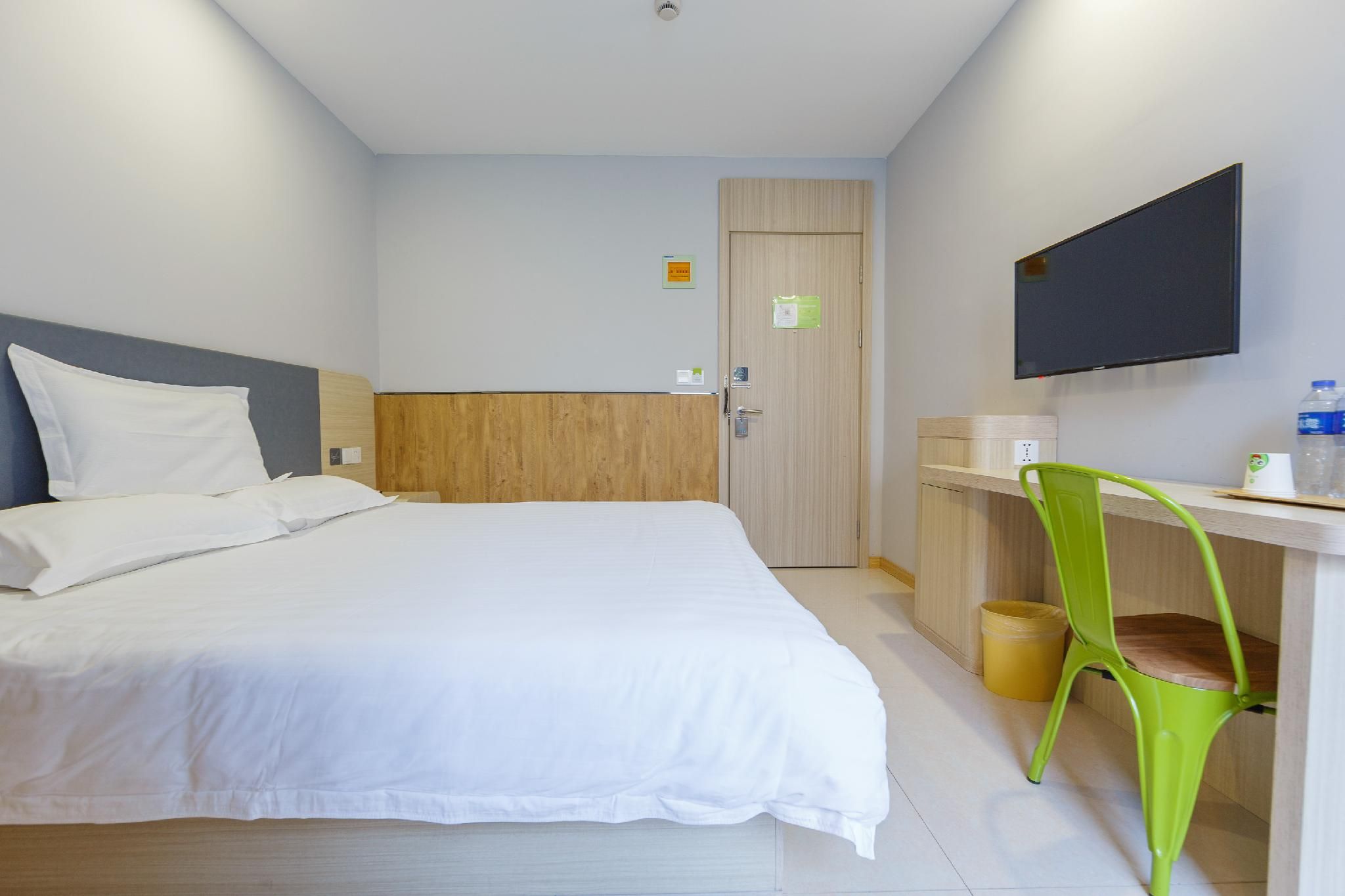 Business Queen Bed Room