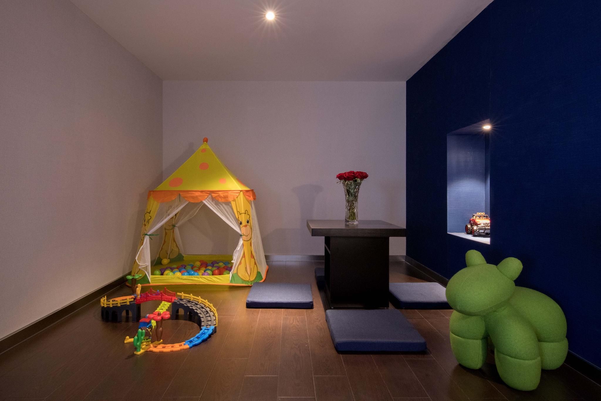 Huazhu - Bonding Family Suite