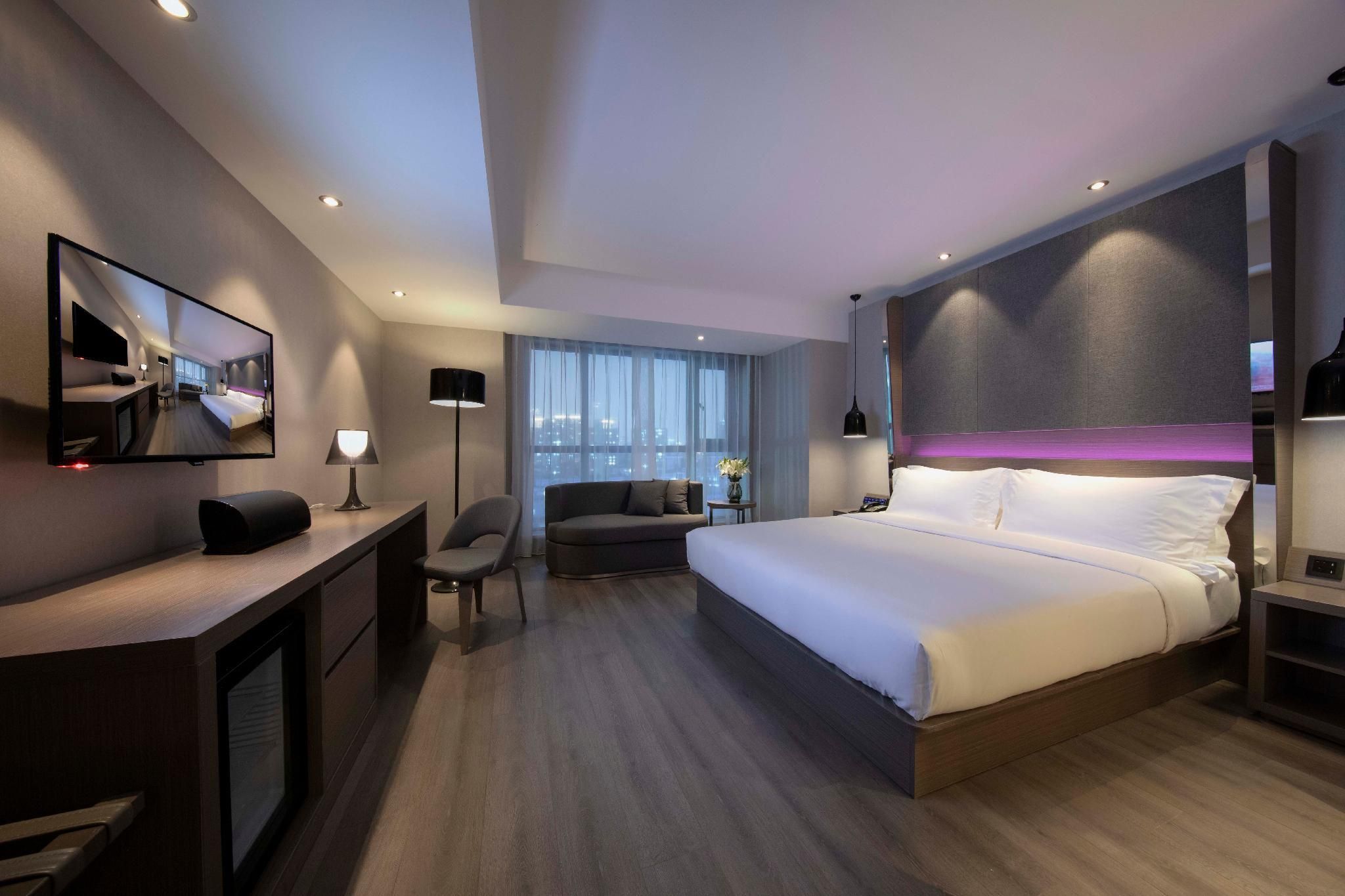 Huazhu - Select Deluxe Bed Room