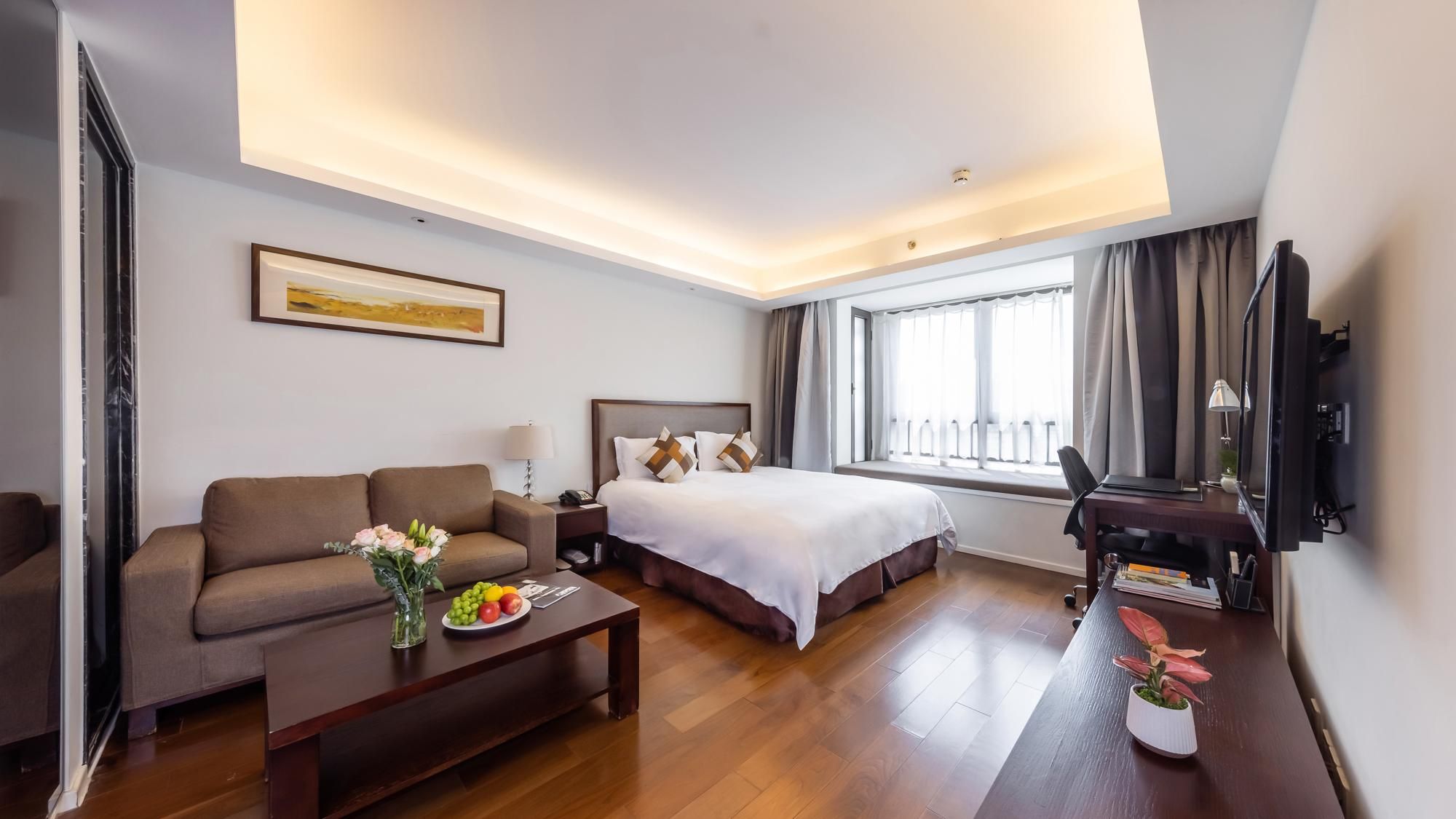 Premier Queen Room