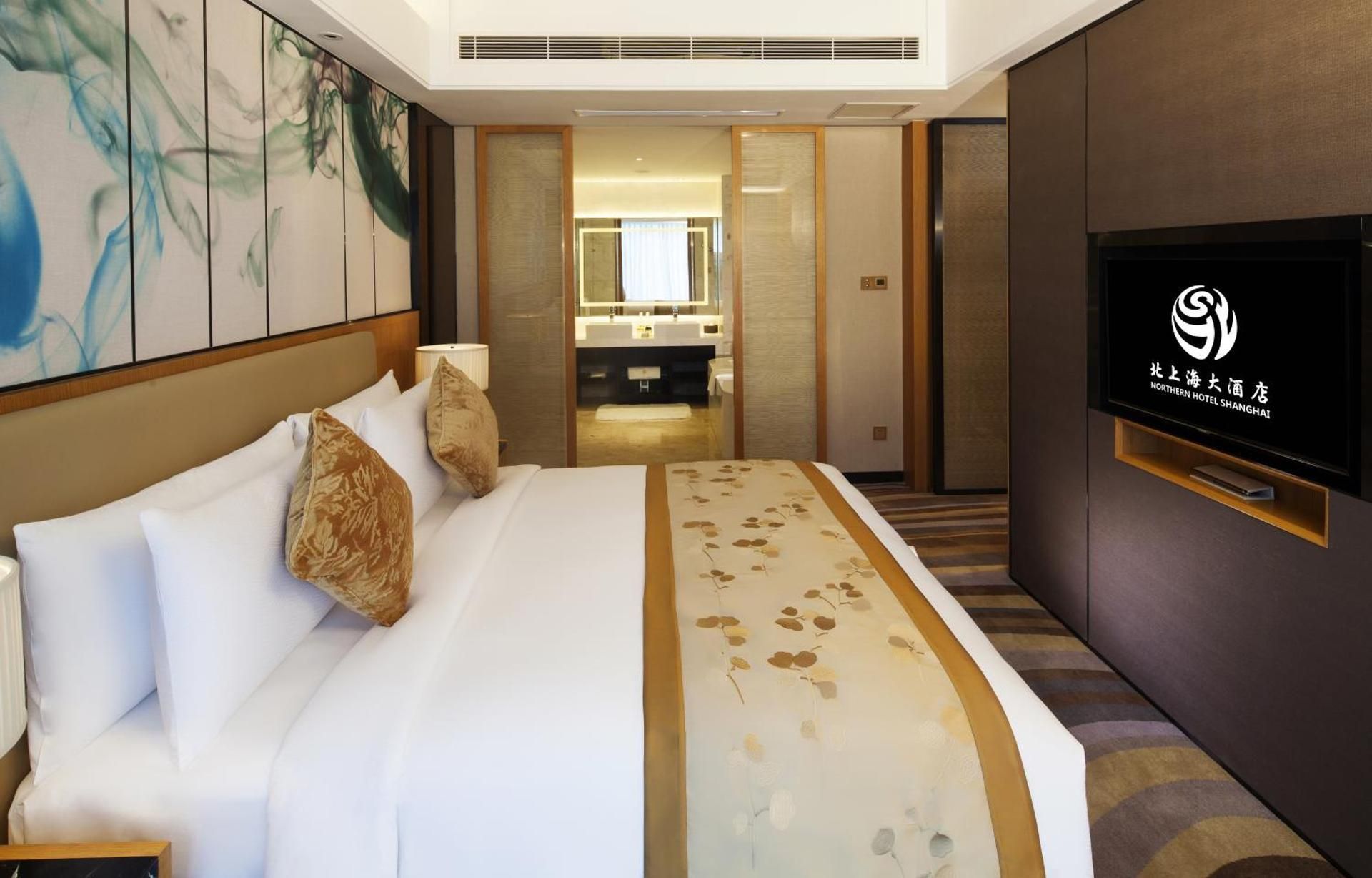 Deluxe Suite Queen