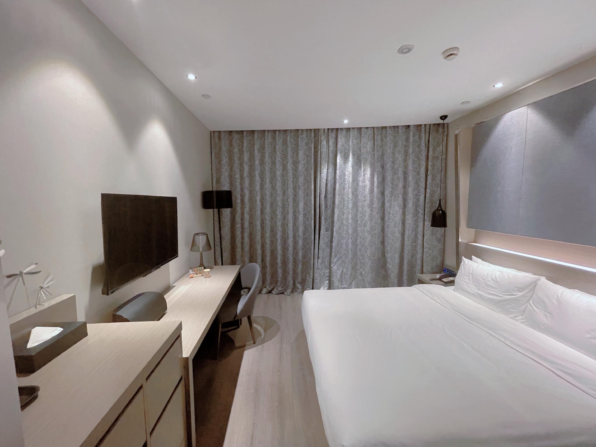 Superior Room Queen