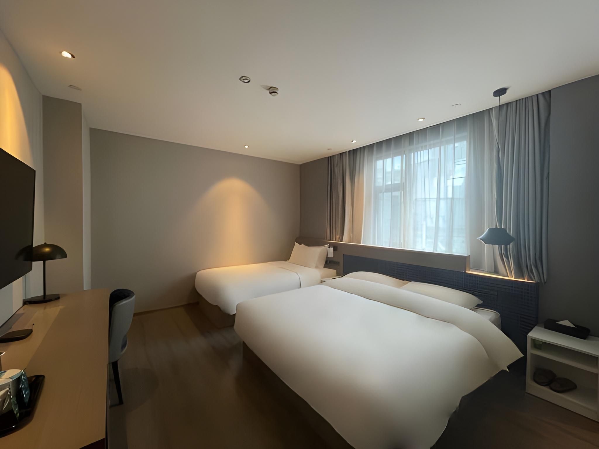 Huazhu - Family Room