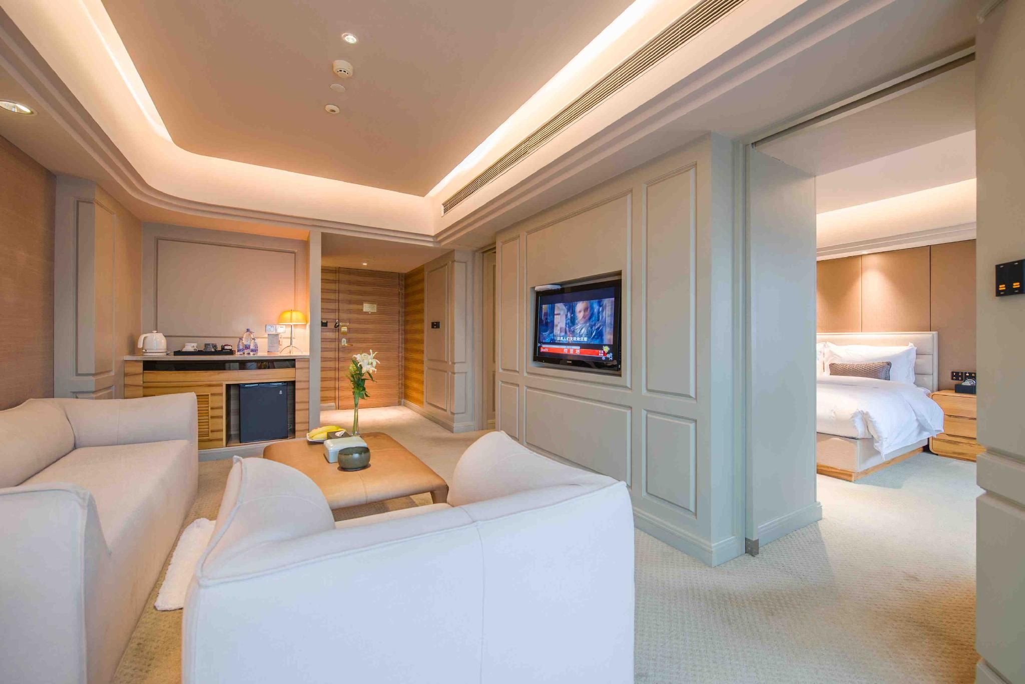 One Bedroom One Living Room City View King Suite