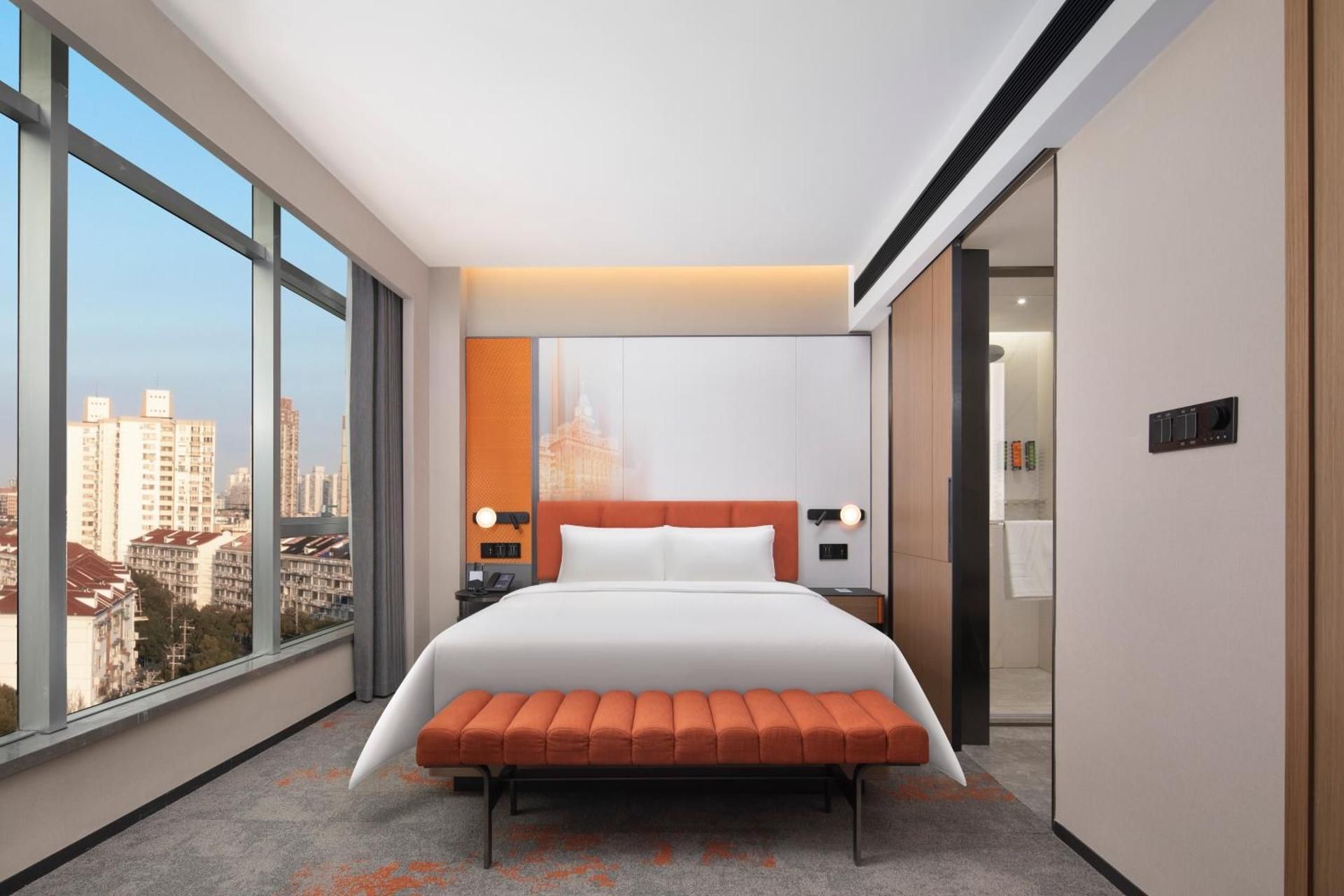 Deluxe Queen Room