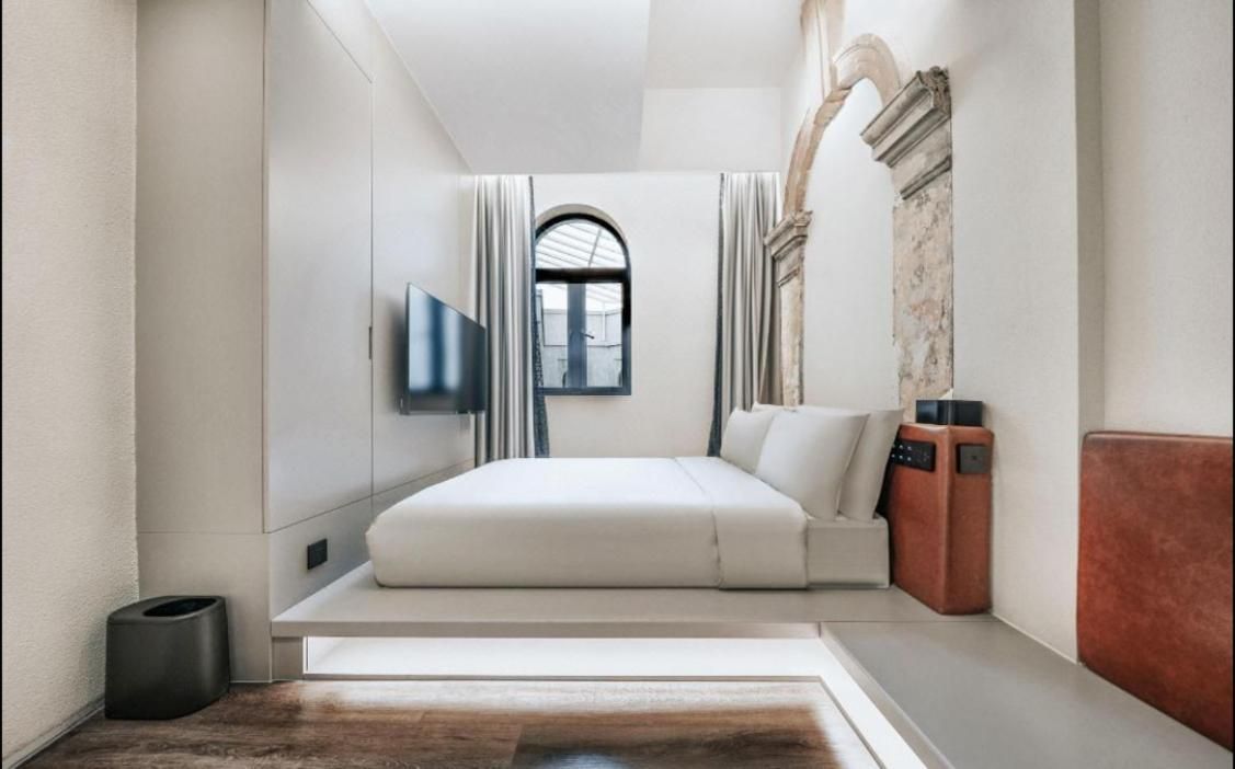 Double Room with View