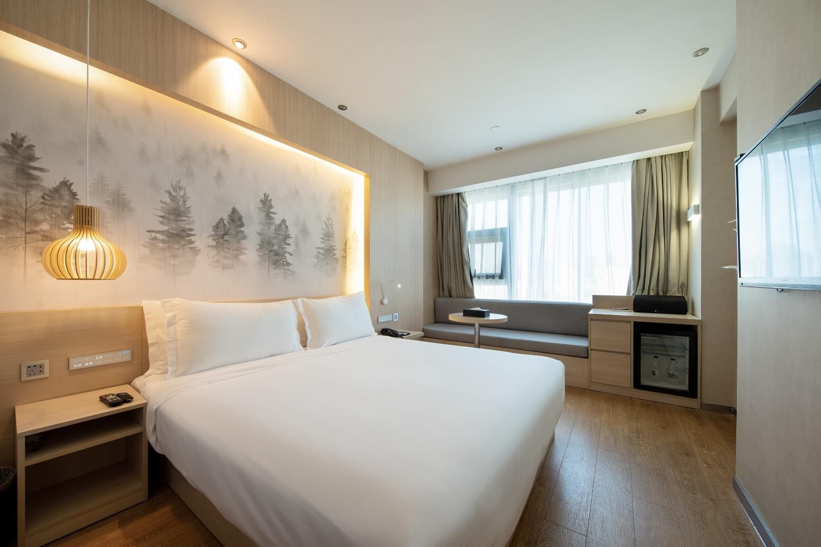 Queen Superior Room