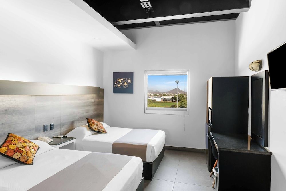 Homesuites Malecon Suite, 2 Double Beds 2