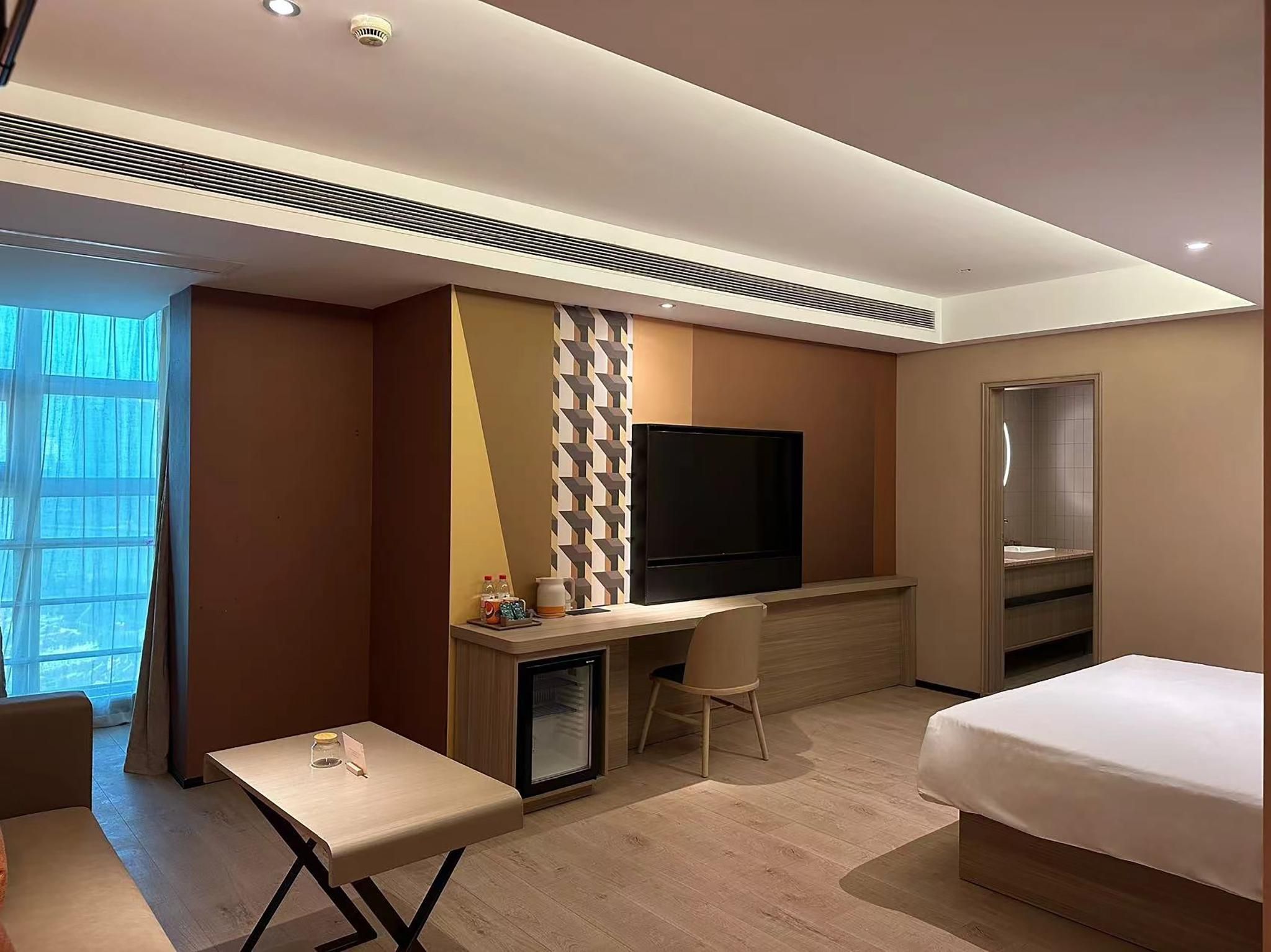 Huazhu - Deluxe Bed Room