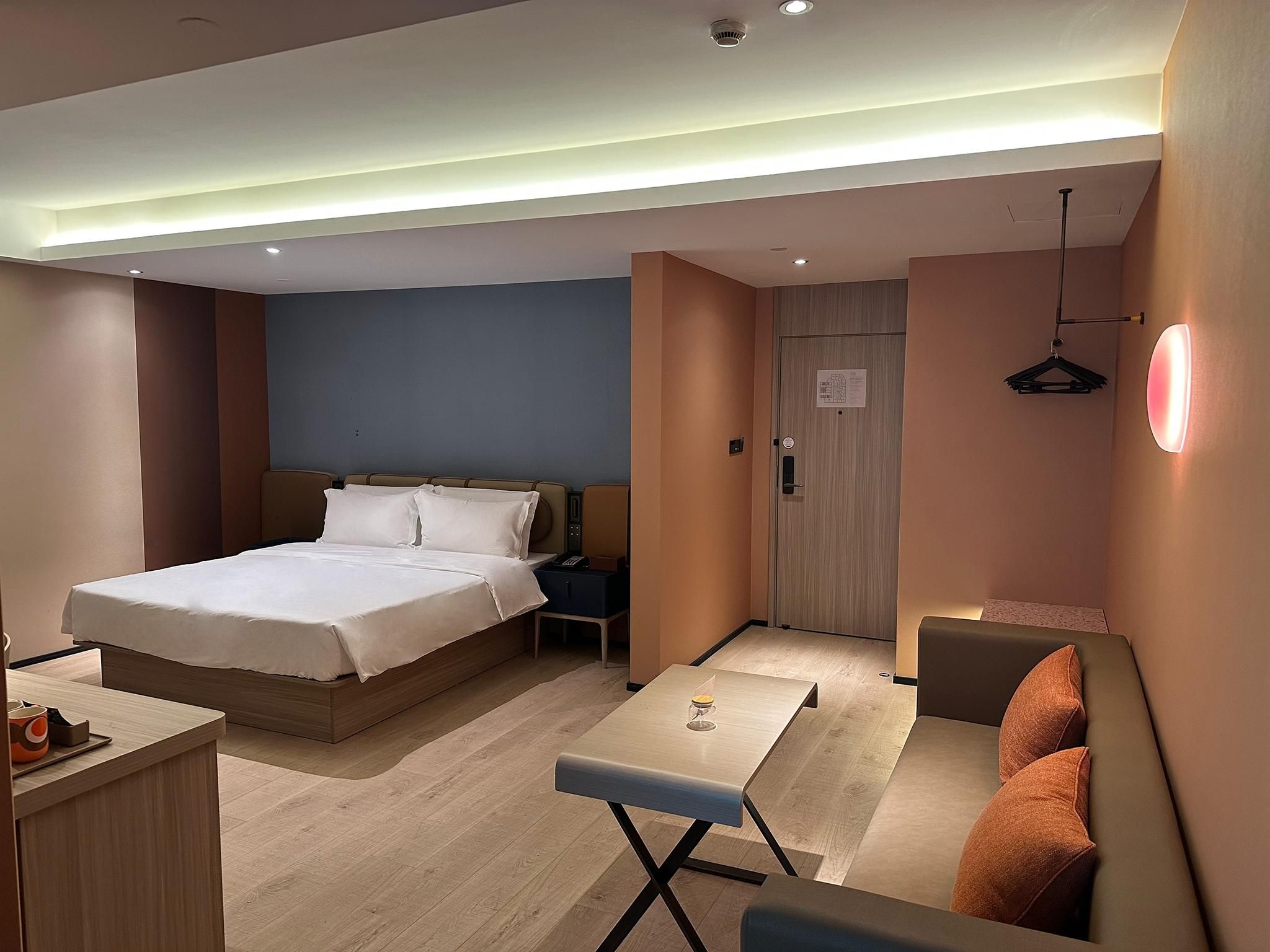 Huazhu - Deluxe Bed Room