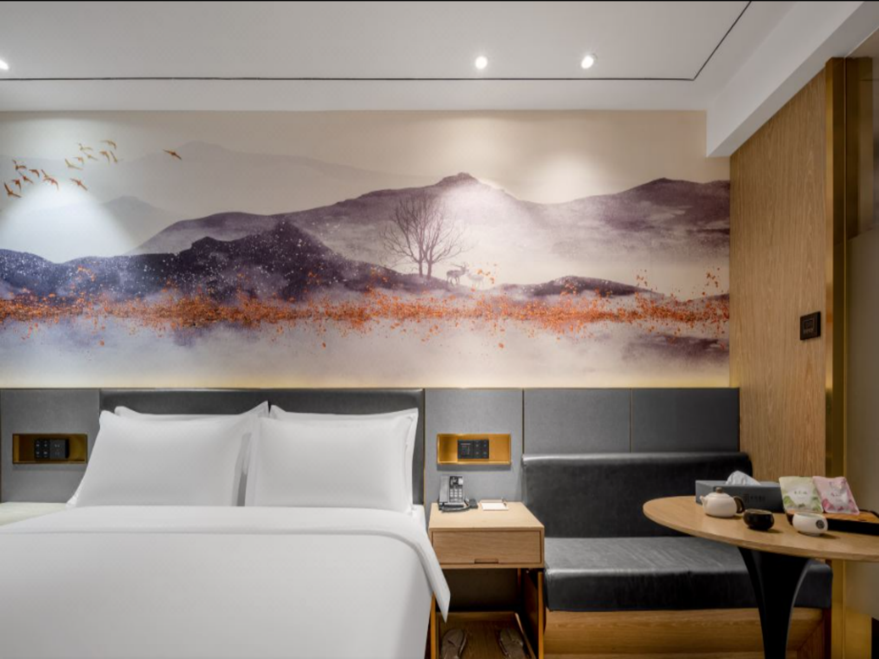 Deluxe Queen with window