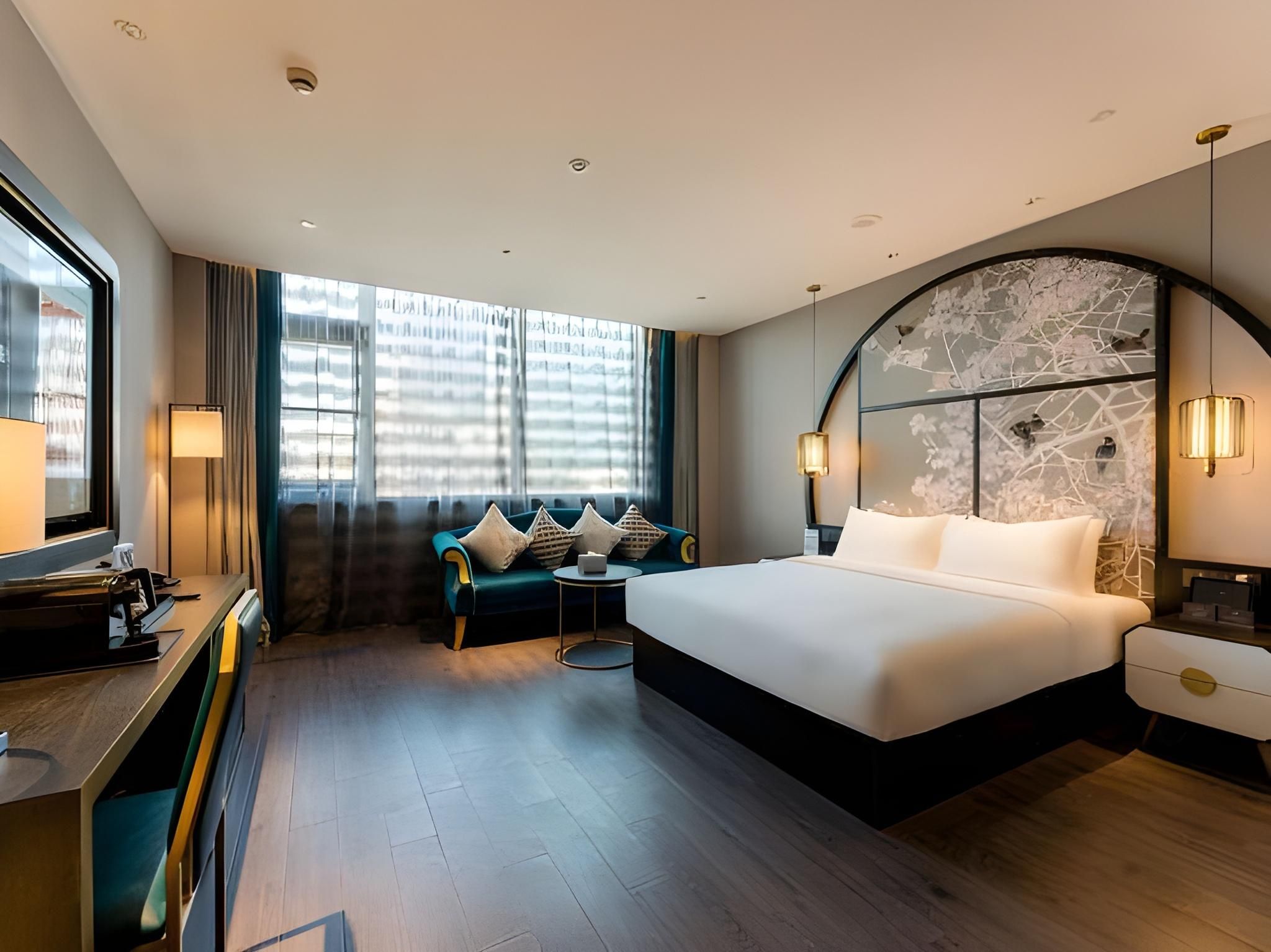 Deluxe Queen Room