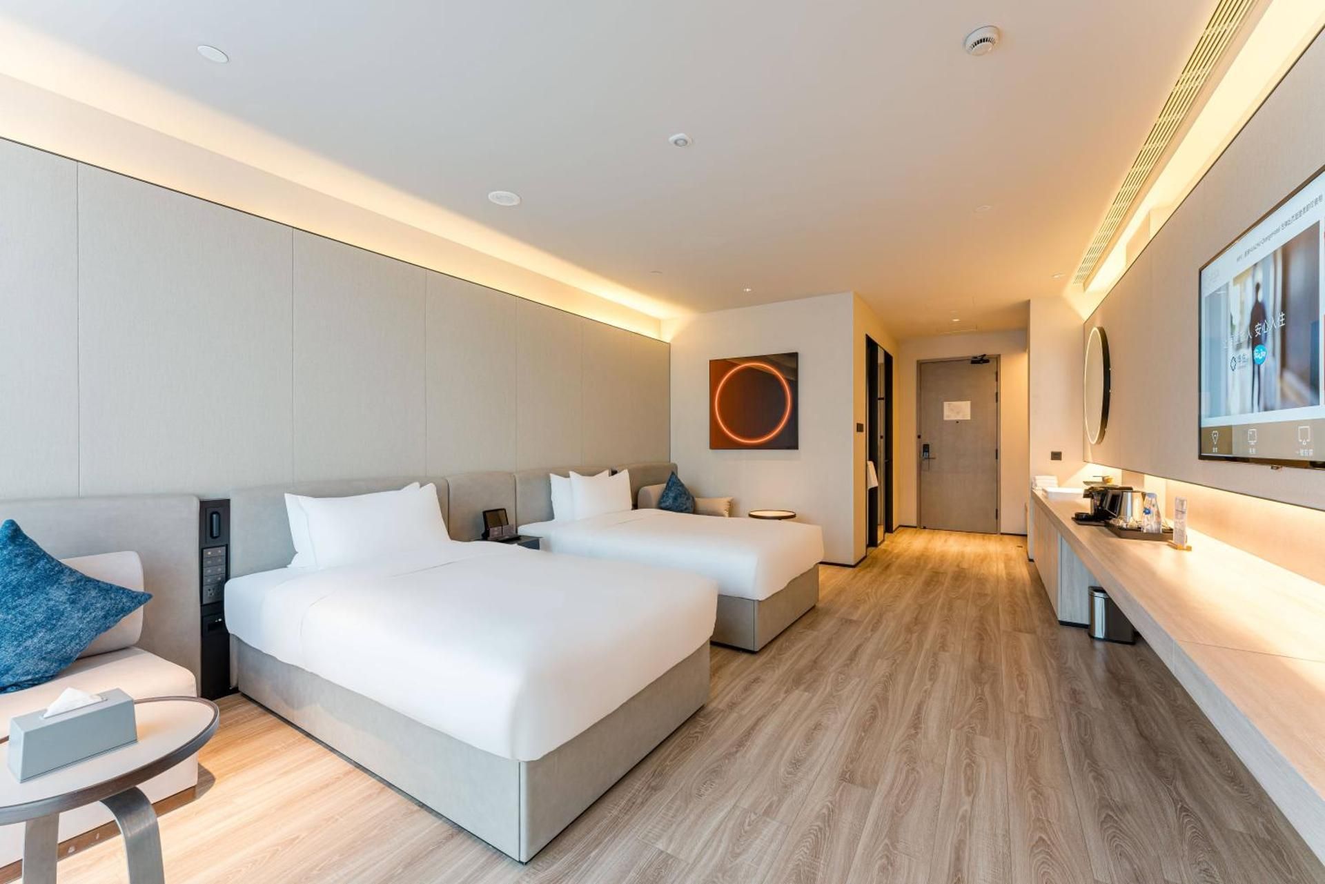 Huazhu - Deluxe Bed Room