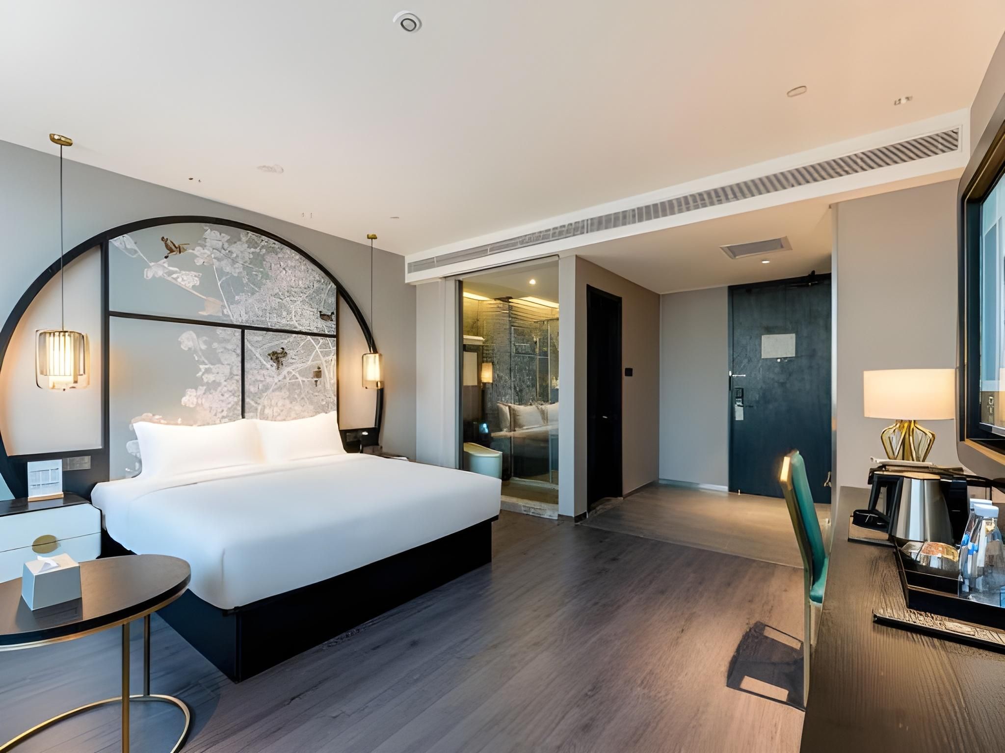 Deluxe Queen Room